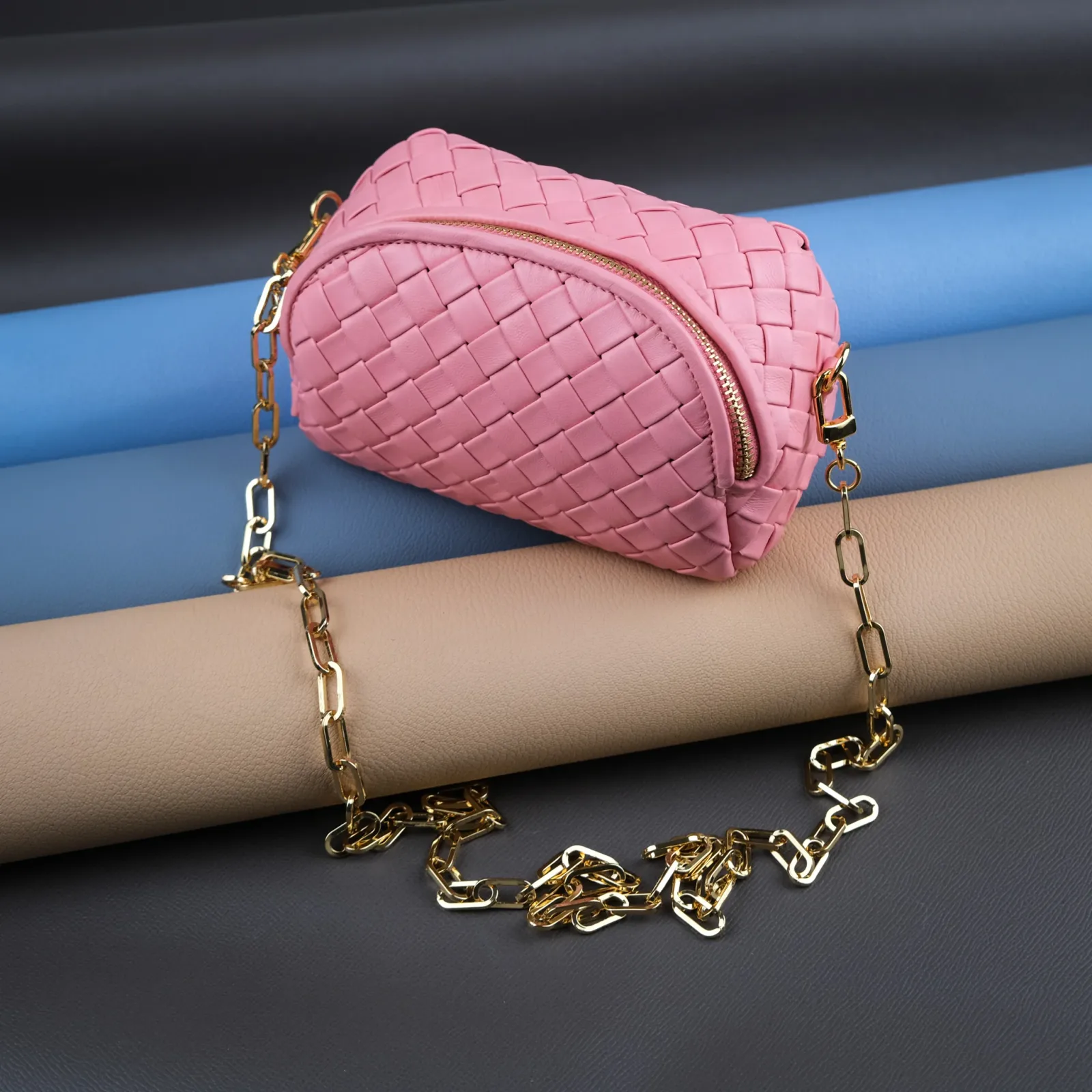 Ảnh Studio Túi Chub pink - KOI Leather