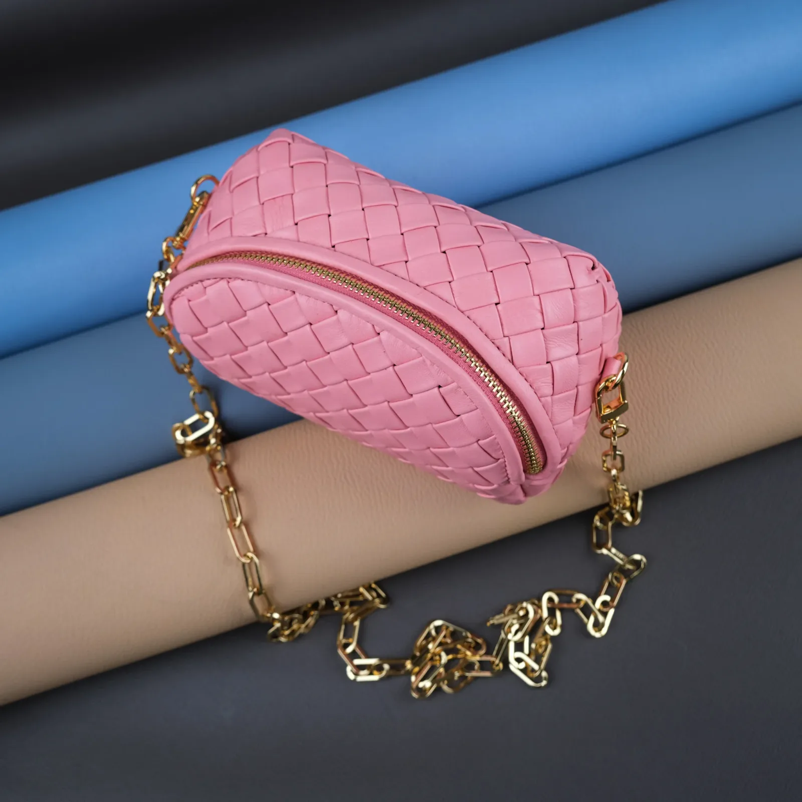 Ảnh Studio Túi Chub pink - KOI Leather