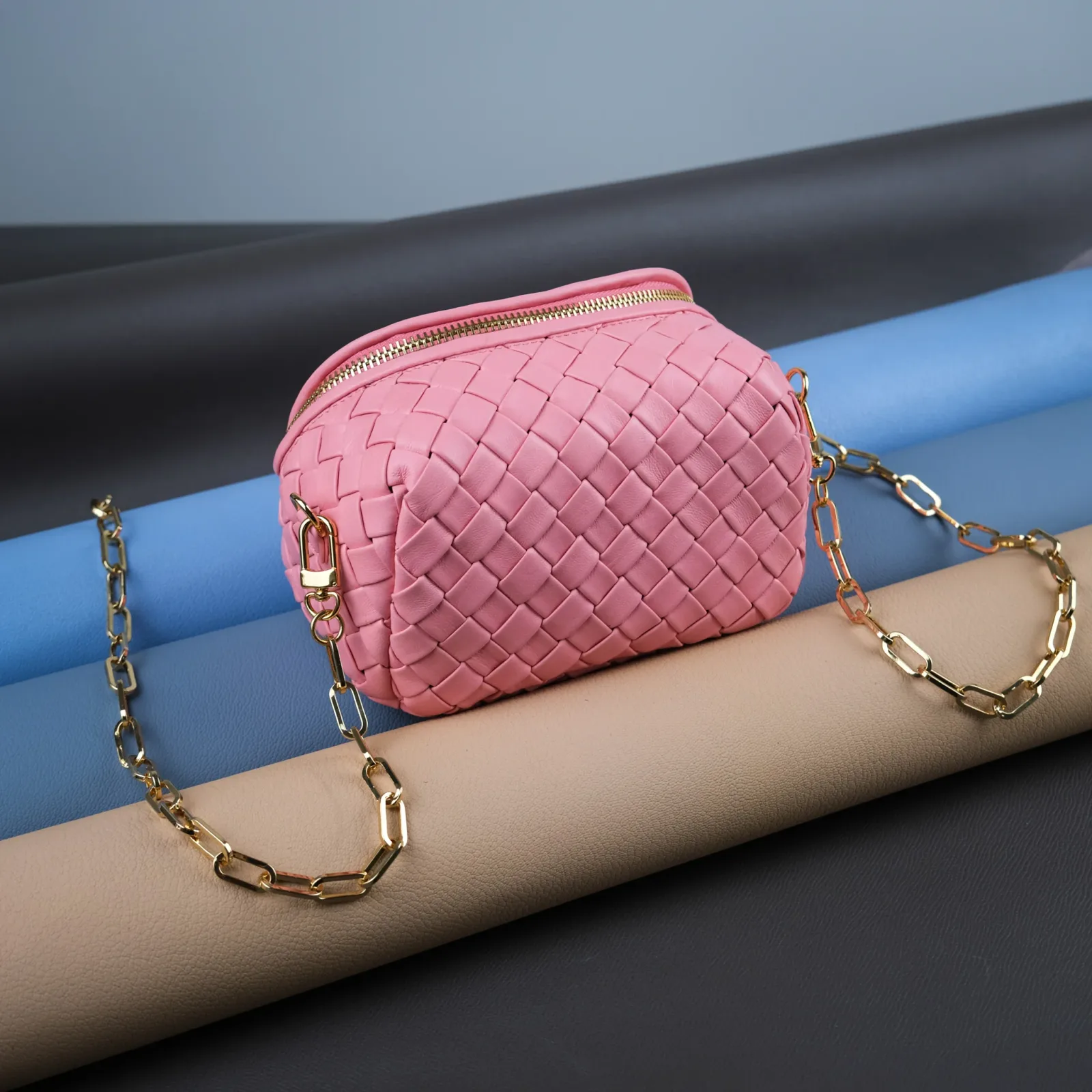 Ảnh Studio Túi Chub pink - KOI Leather