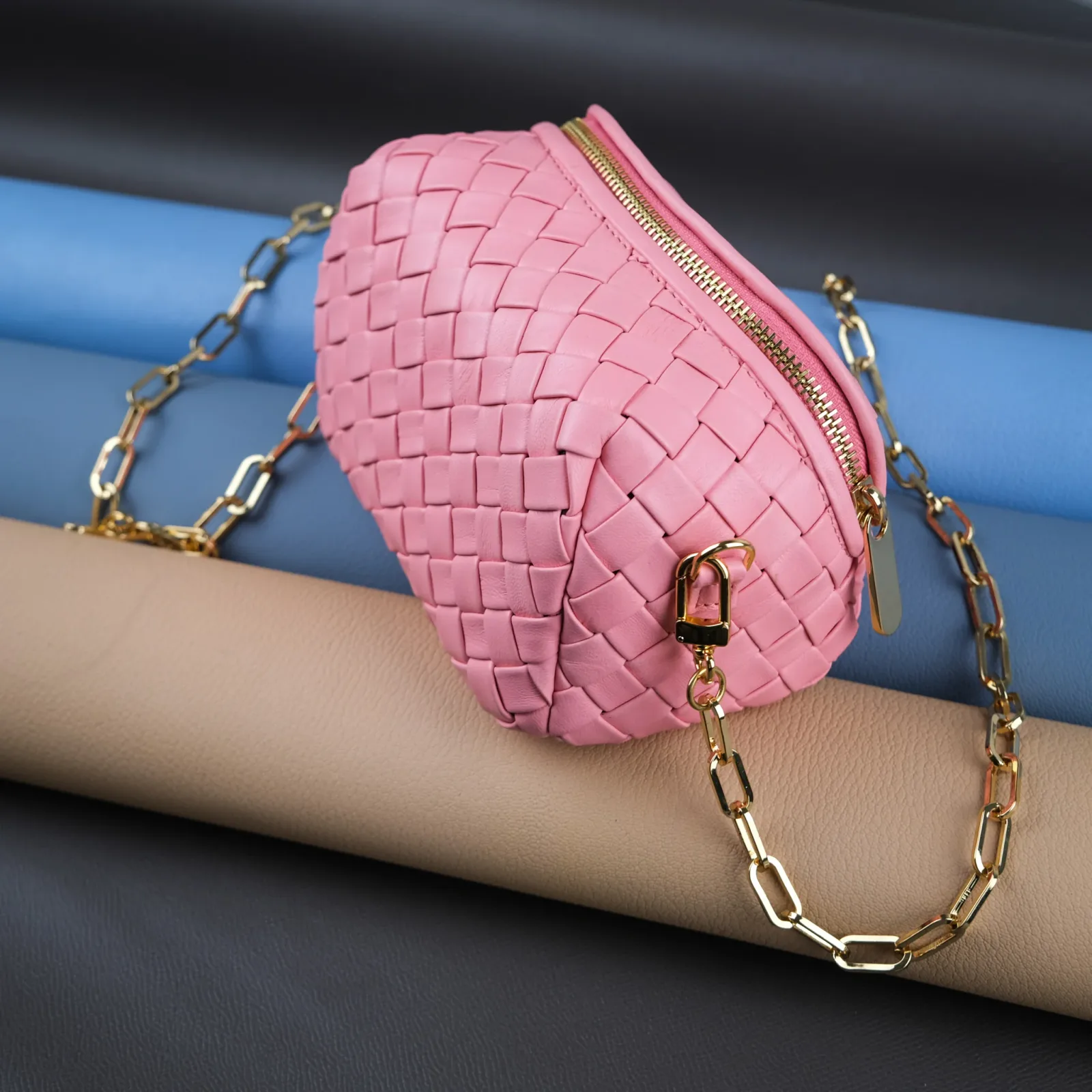 Ảnh Studio Túi Chub pink - KOI Leather