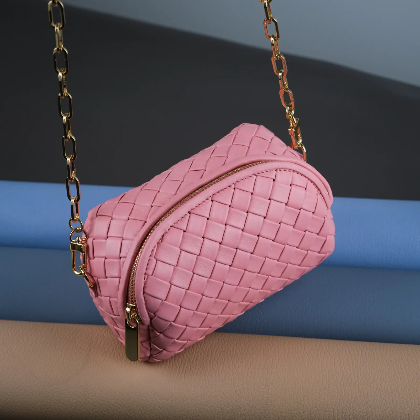 Ảnh Studio Túi Chub pink - KOI Leather