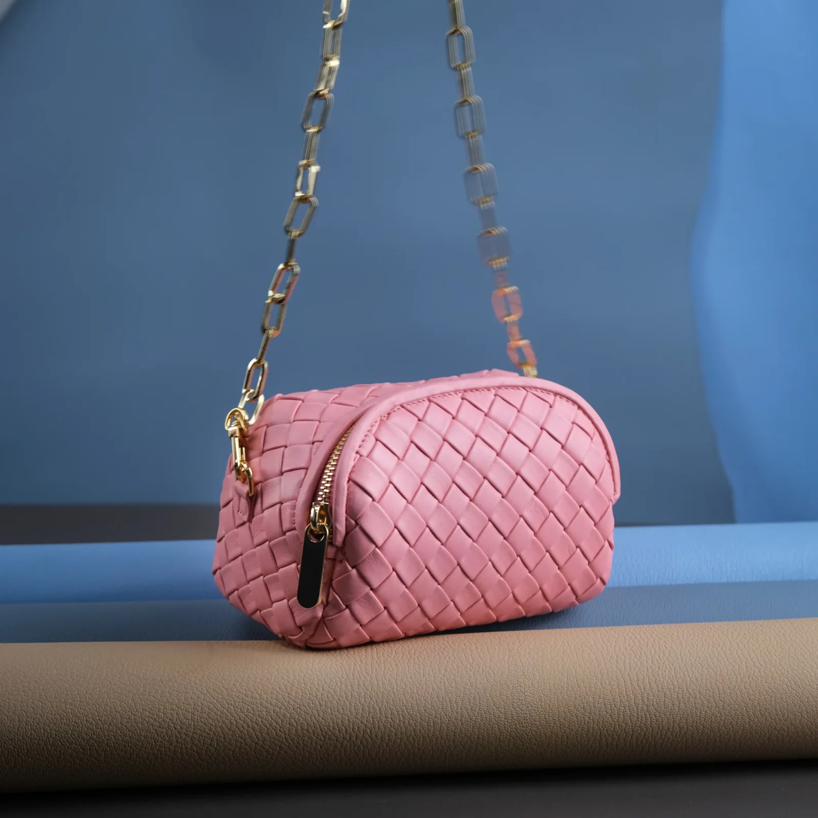 Ảnh Studio Túi Chub pink - KOI Leather