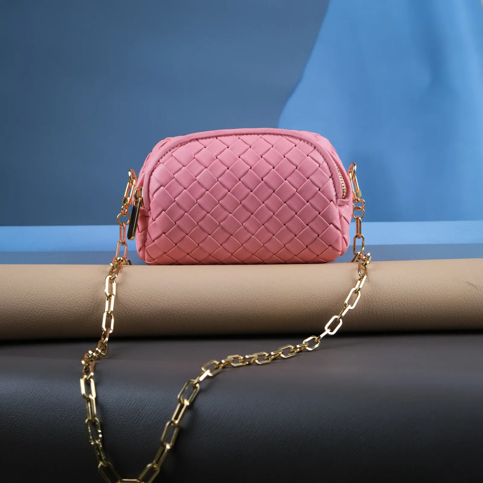 Ảnh Studio Túi Chub pink - KOI Leather