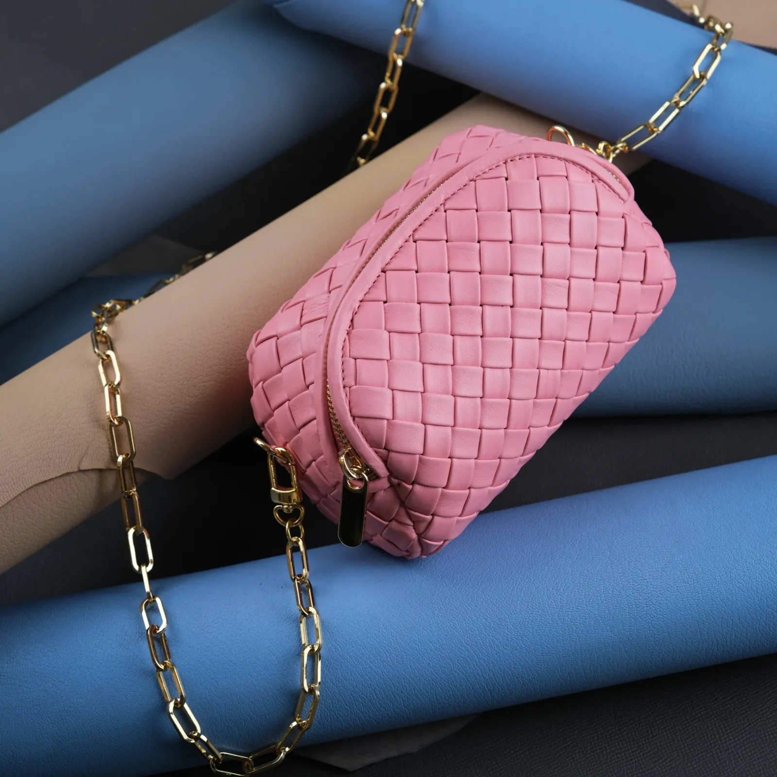 Ảnh Studio Túi Chub pink - KOI Leather
