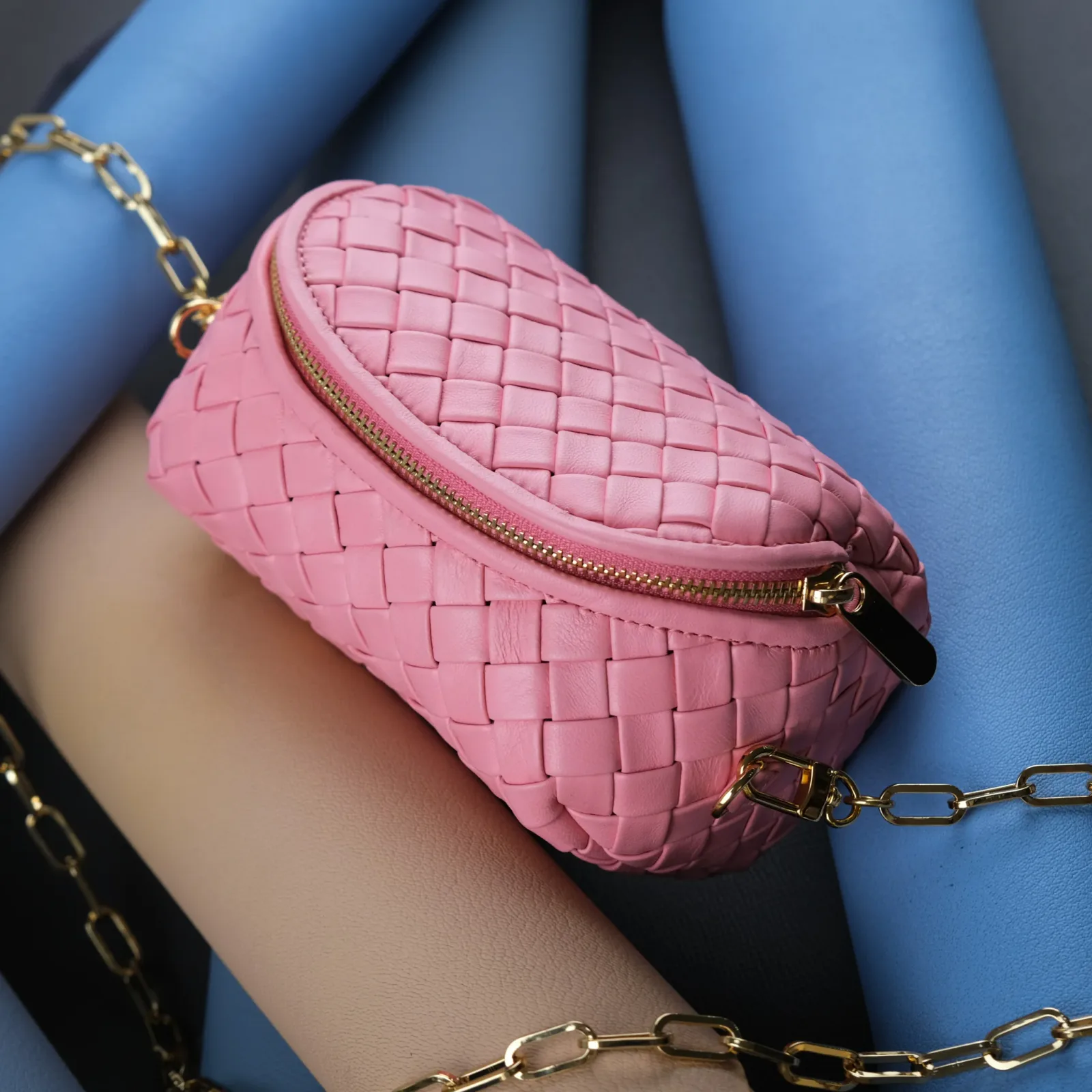 Ảnh Studio Túi Chub pink - KOI Leather