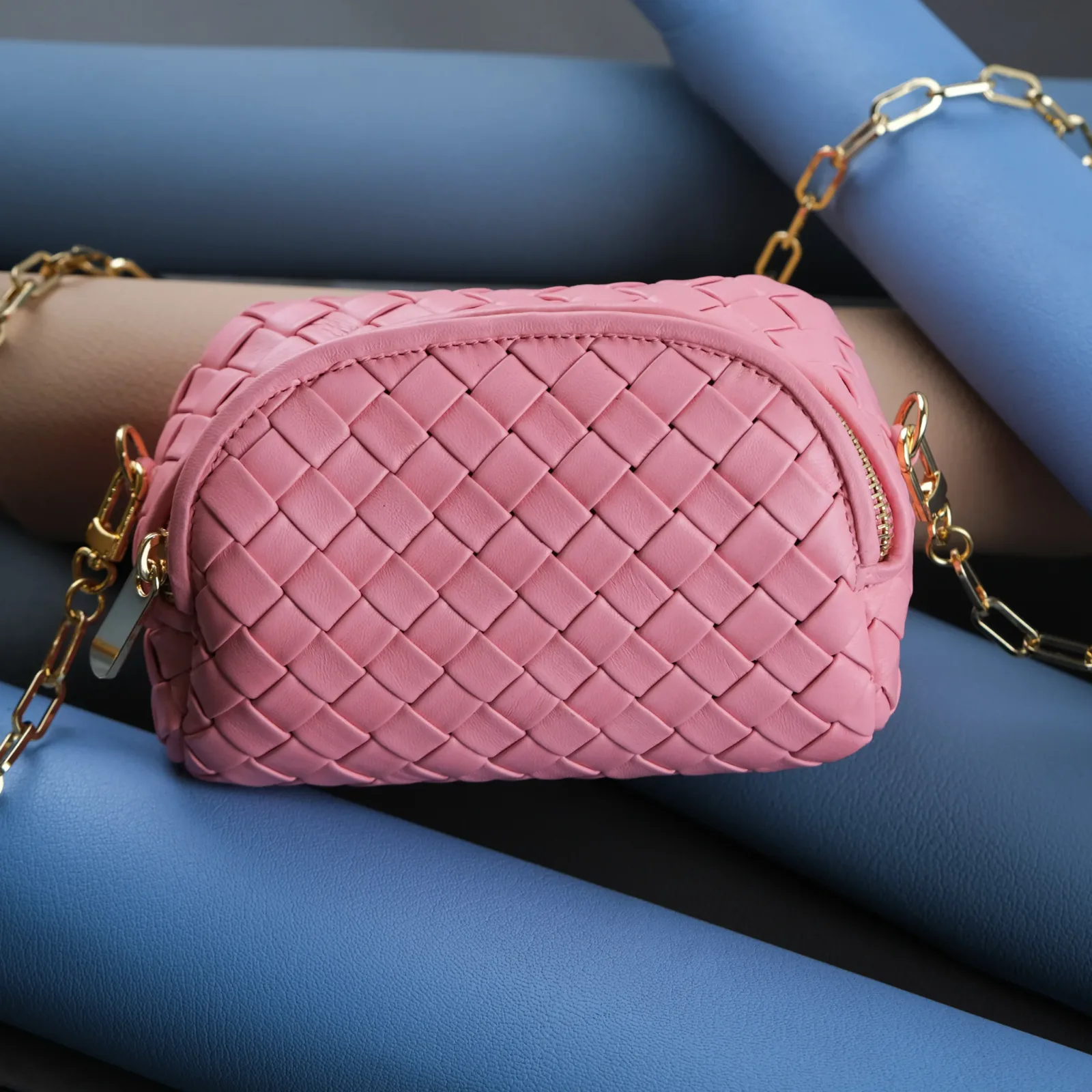 Ảnh Studio Túi Chub pink - KOI Leather