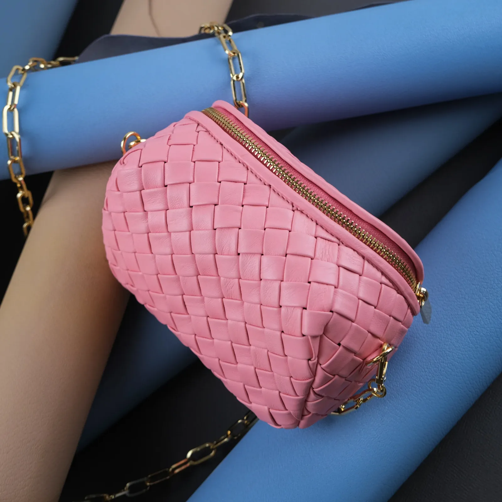 Ảnh Studio Túi Chub pink - KOI Leather