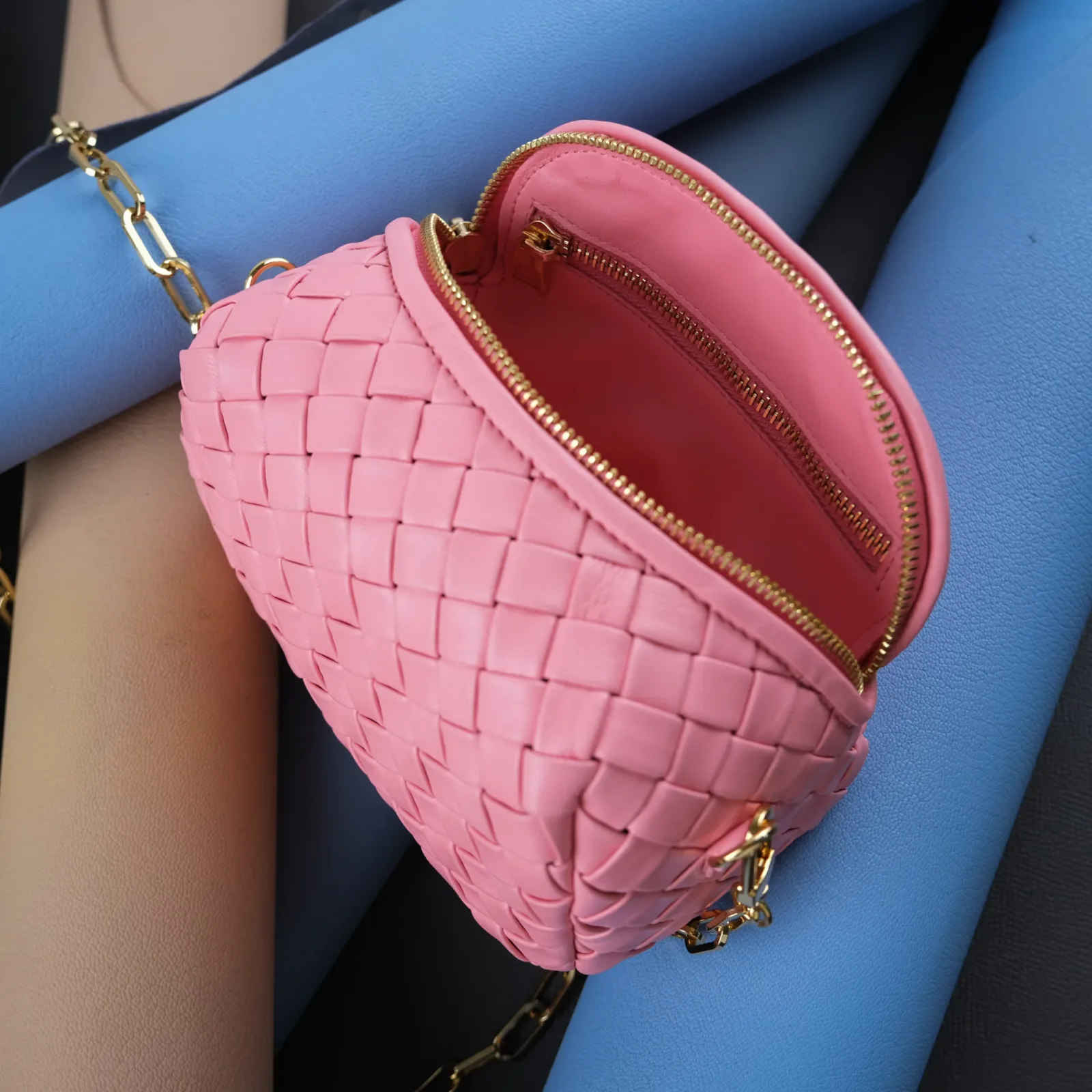 Ảnh Studio Túi Chub pink - KOI Leather