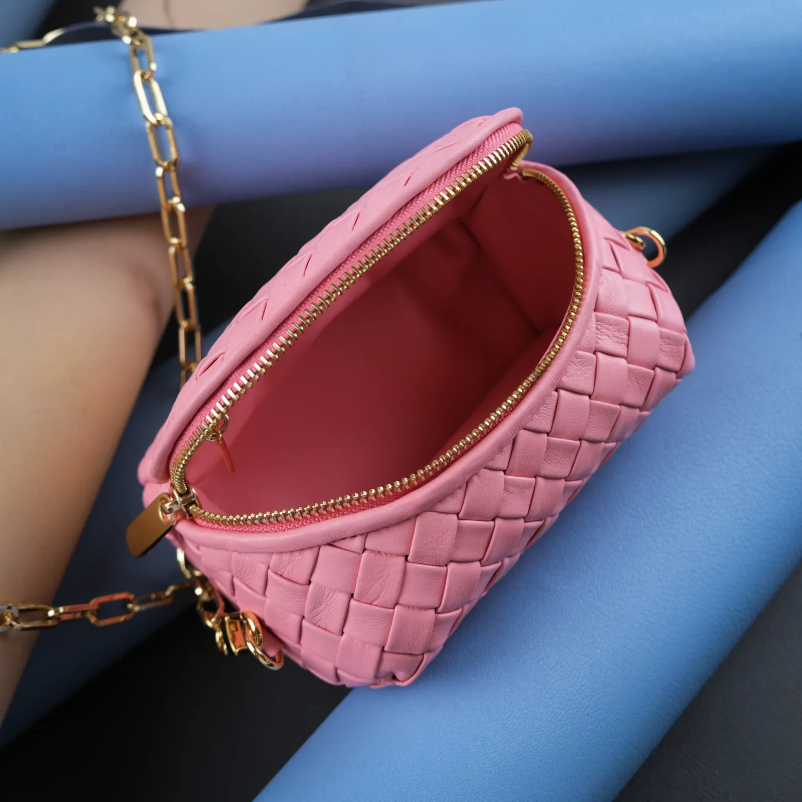 Ảnh Studio Túi Chub pink - KOI Leather