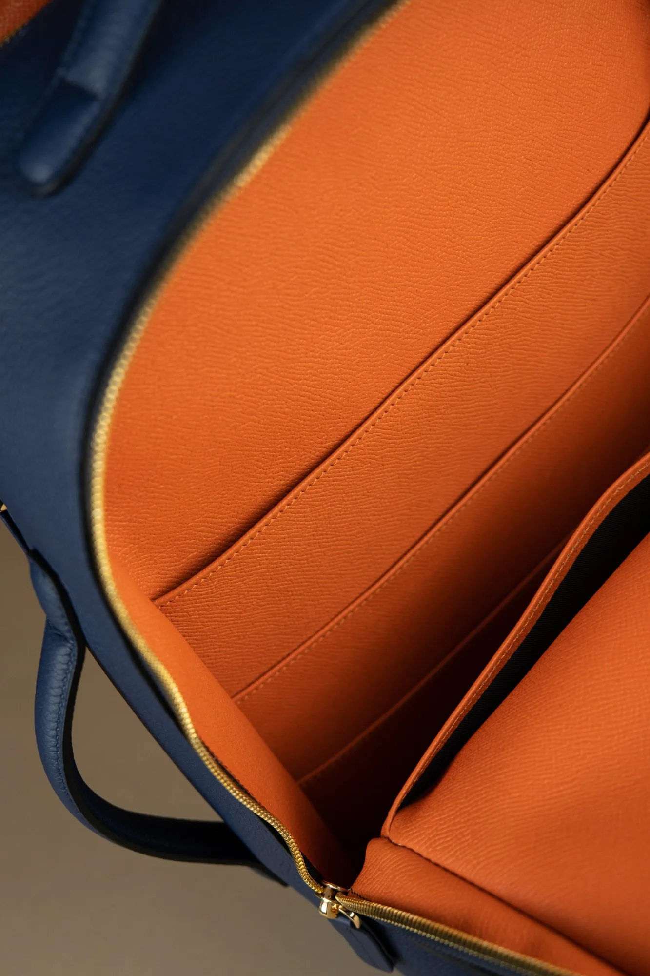 Ảnh Studio Balo da Clemence xanh navy lót da Epsom cam - Koi Leather