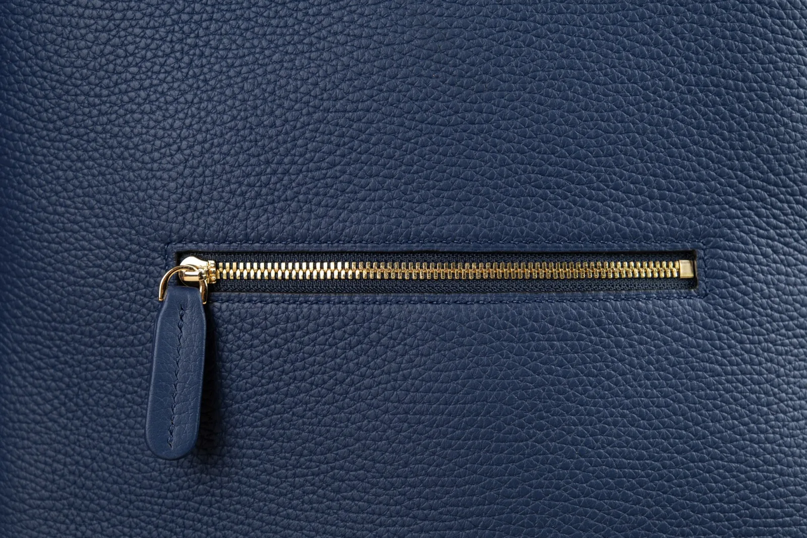 Ảnh Studio Balo da Clemence xanh navy lót da Epsom cam - Koi Leather