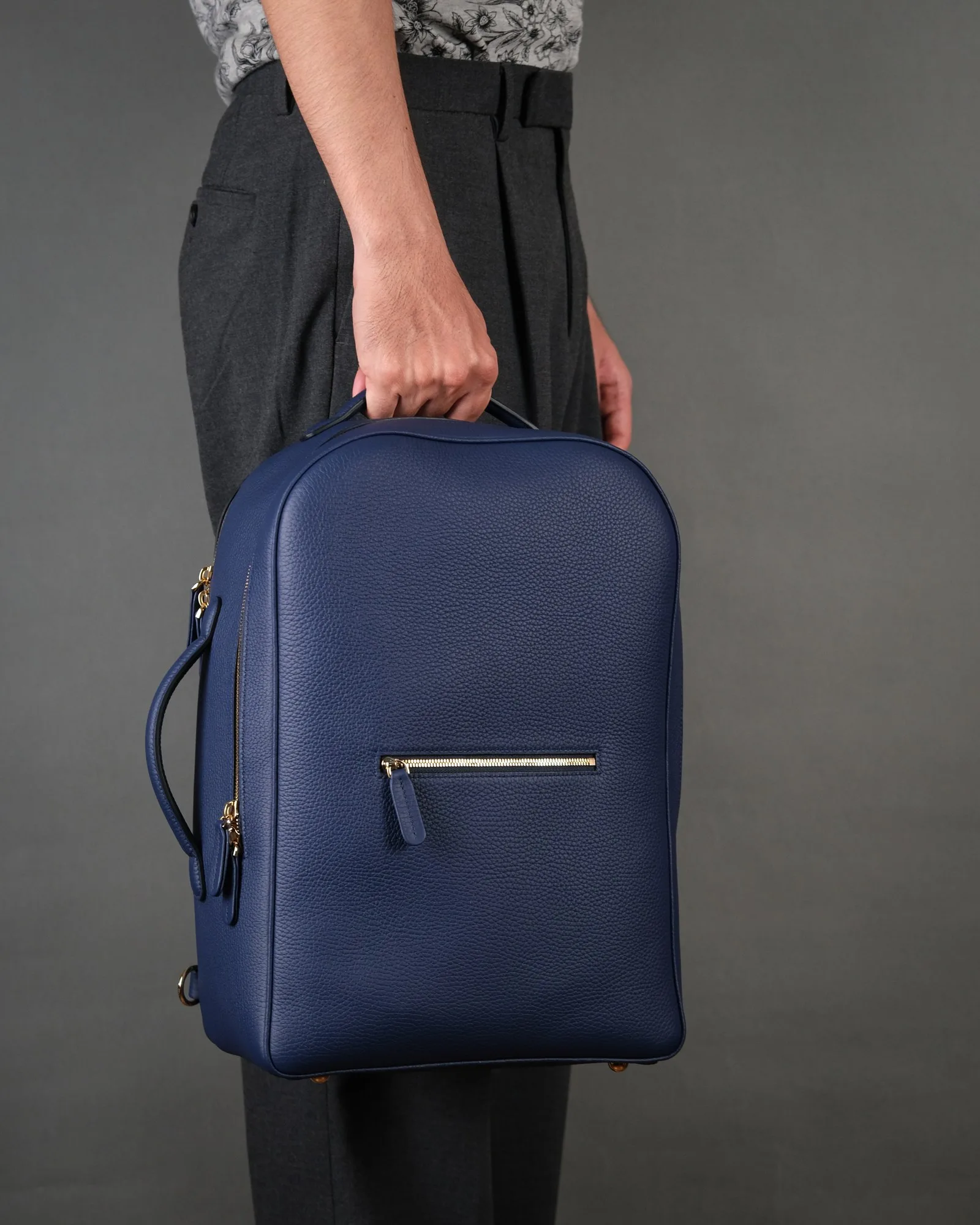 Ảnh Lifestyle Balo da Clemence xanh navy lót da Epsom cam - Koi Leather