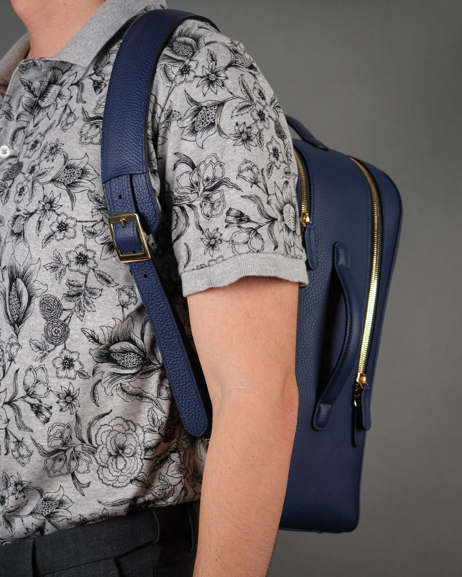 Ảnh Lifestyle Balo da Clemence xanh navy lót da Epsom cam - Koi Leather