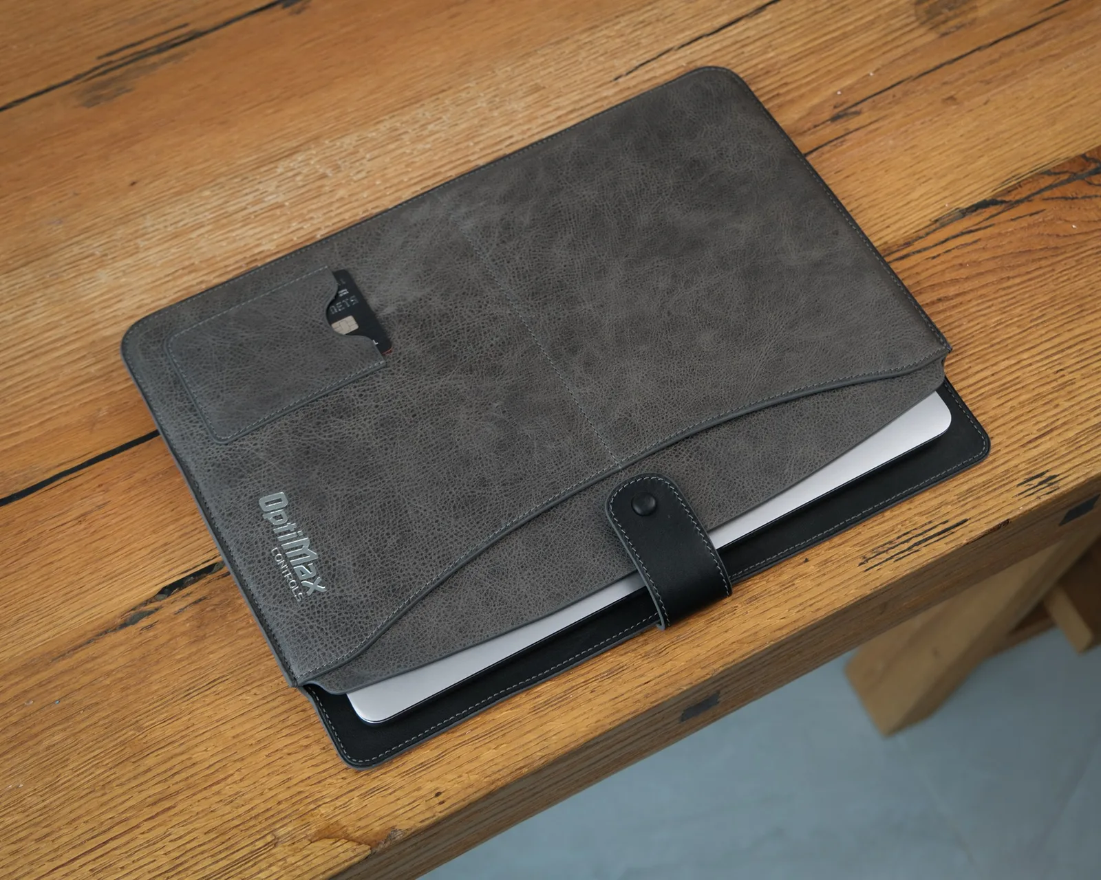 Ảnh Studio Bao da laptop 14 inch da bò phối xám đen có ngăn thẻ - Koi Leather