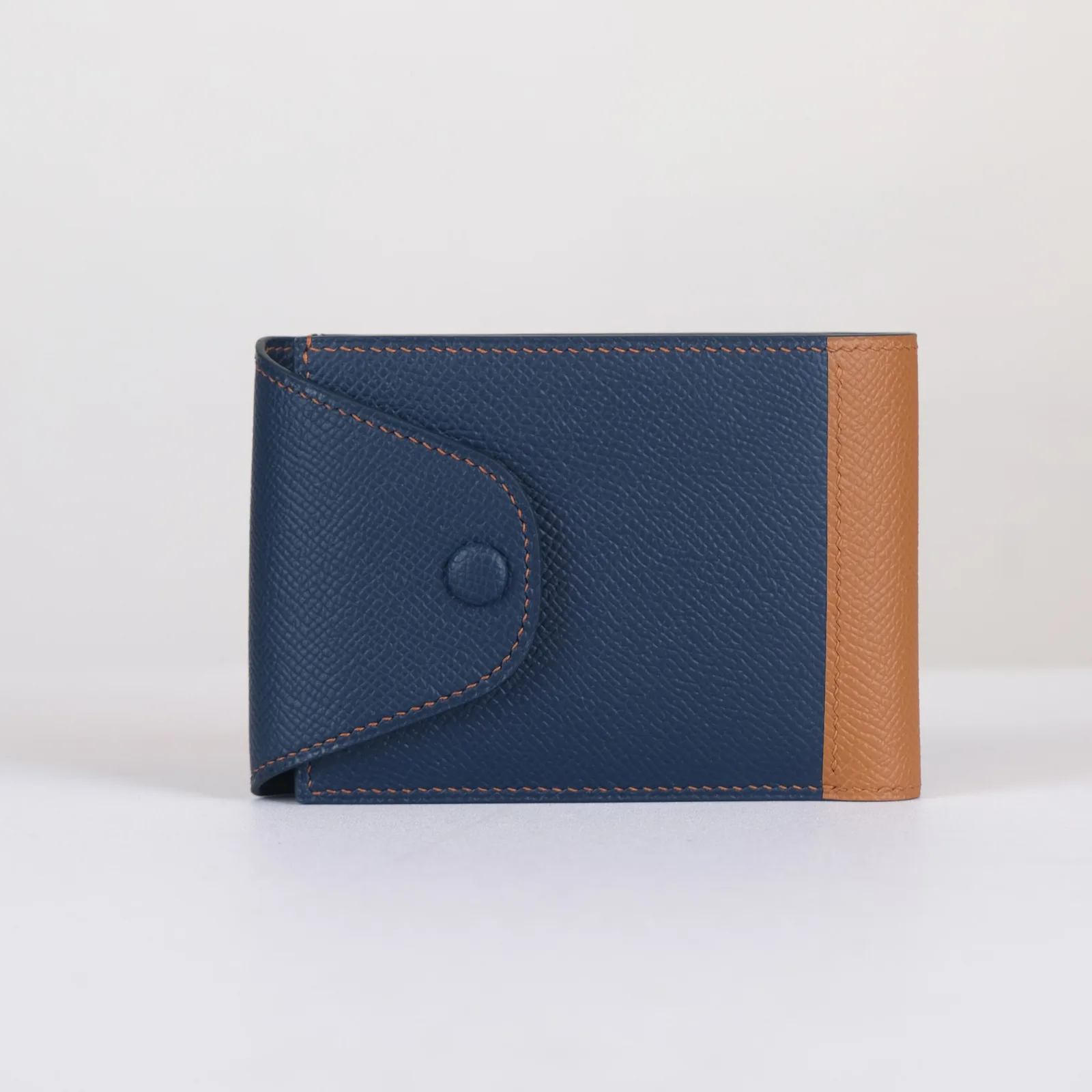 Ảnh Studio Ví gập da Epsom phối màu navy và nâu có quai bấm - Koi Leather