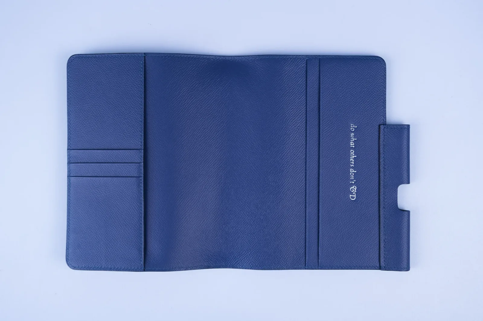 Ảnh Studio Sổ tay da epsom B6 - Koi Leather