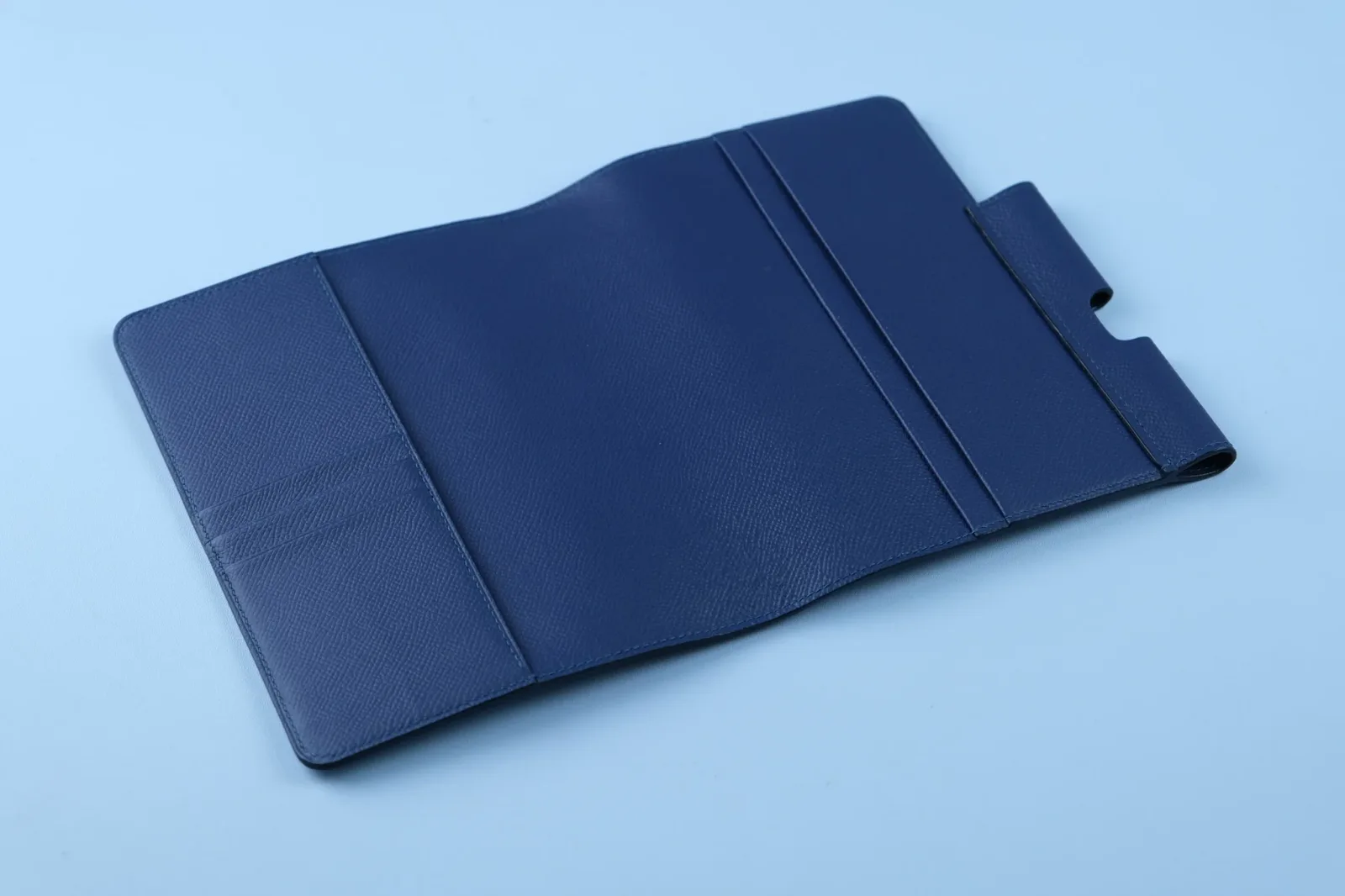 Ảnh Studio Sổ tay da epsom B6 - Koi Leather