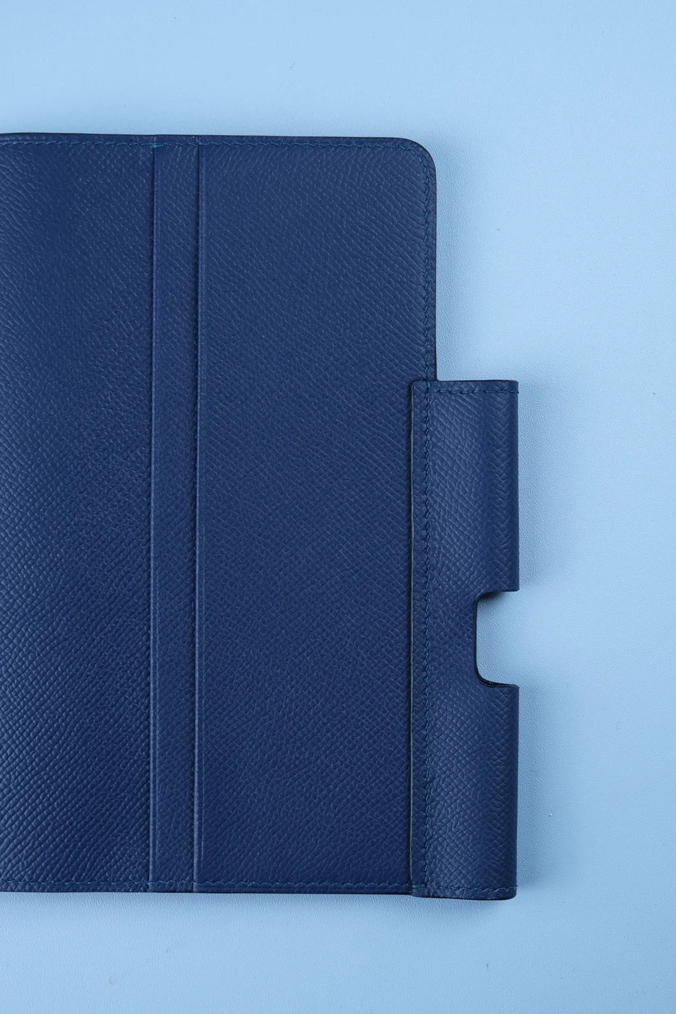 Ảnh Studio Sổ tay da epsom B6 - Koi Leather