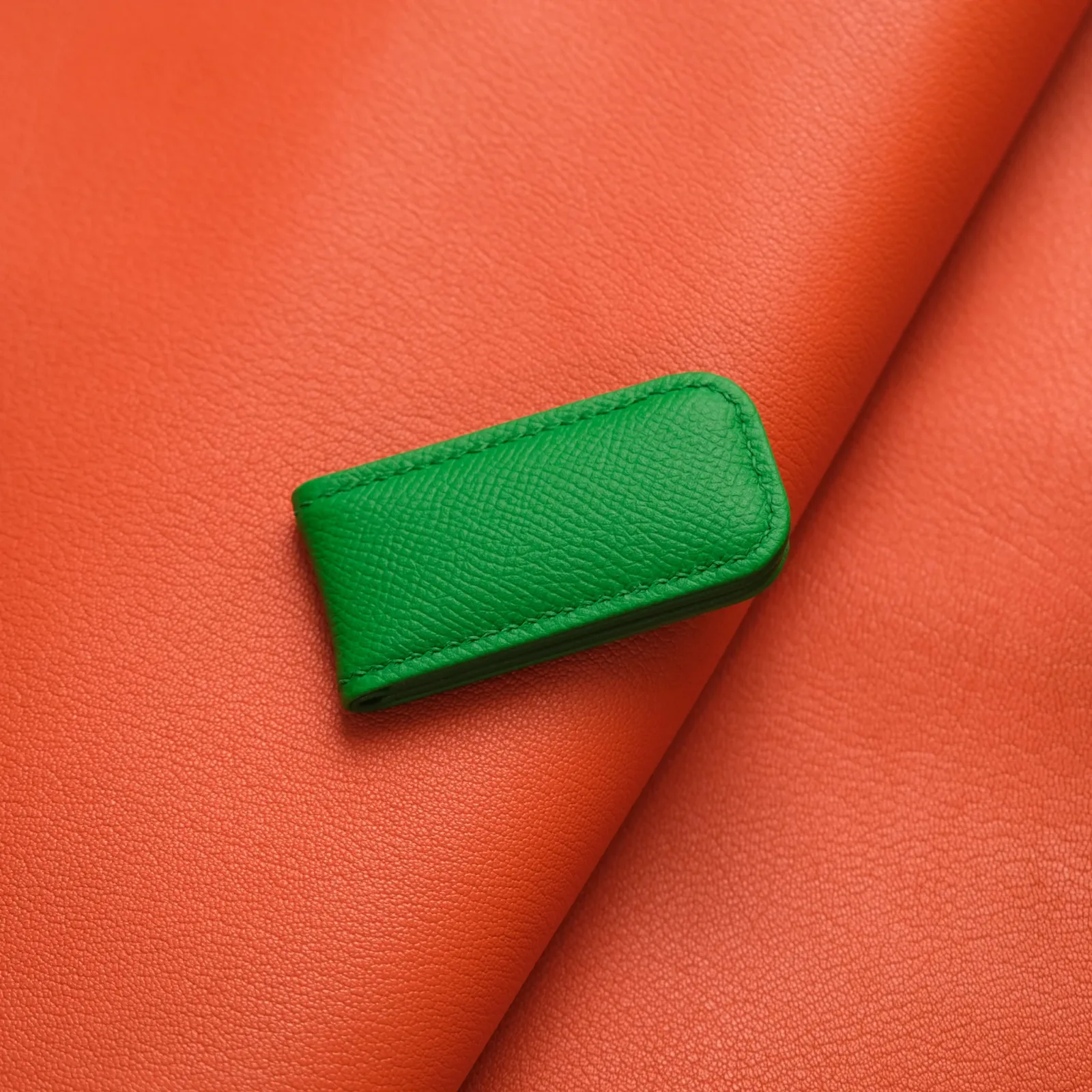 Ảnh Studio Money Clip Xanh - Koi Leather