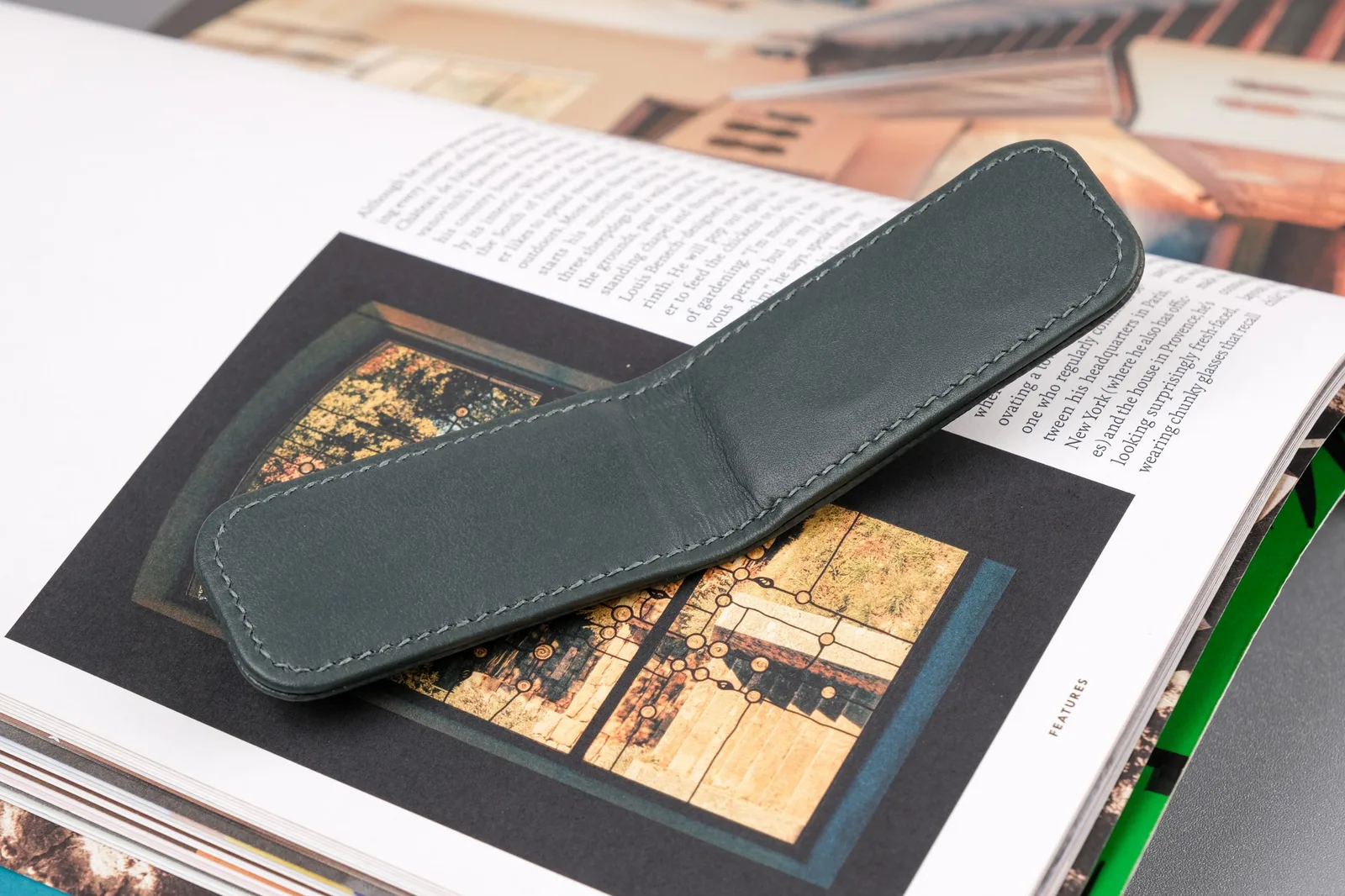 Ảnh Studio Kẹp tiền nam châm da Epsom màu xám - Koi Leather