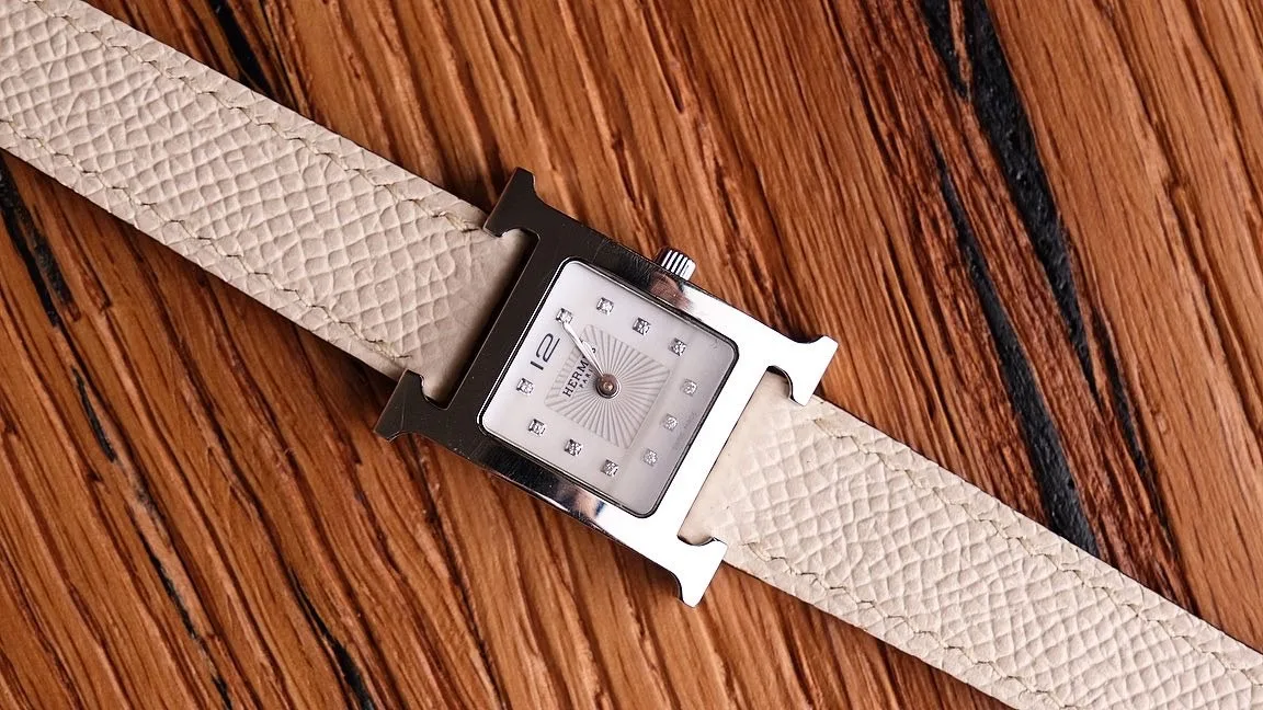 Ảnh Studio Dây đồng hồ da Epsom màu kem Craie cho Hermès - Koi Leather