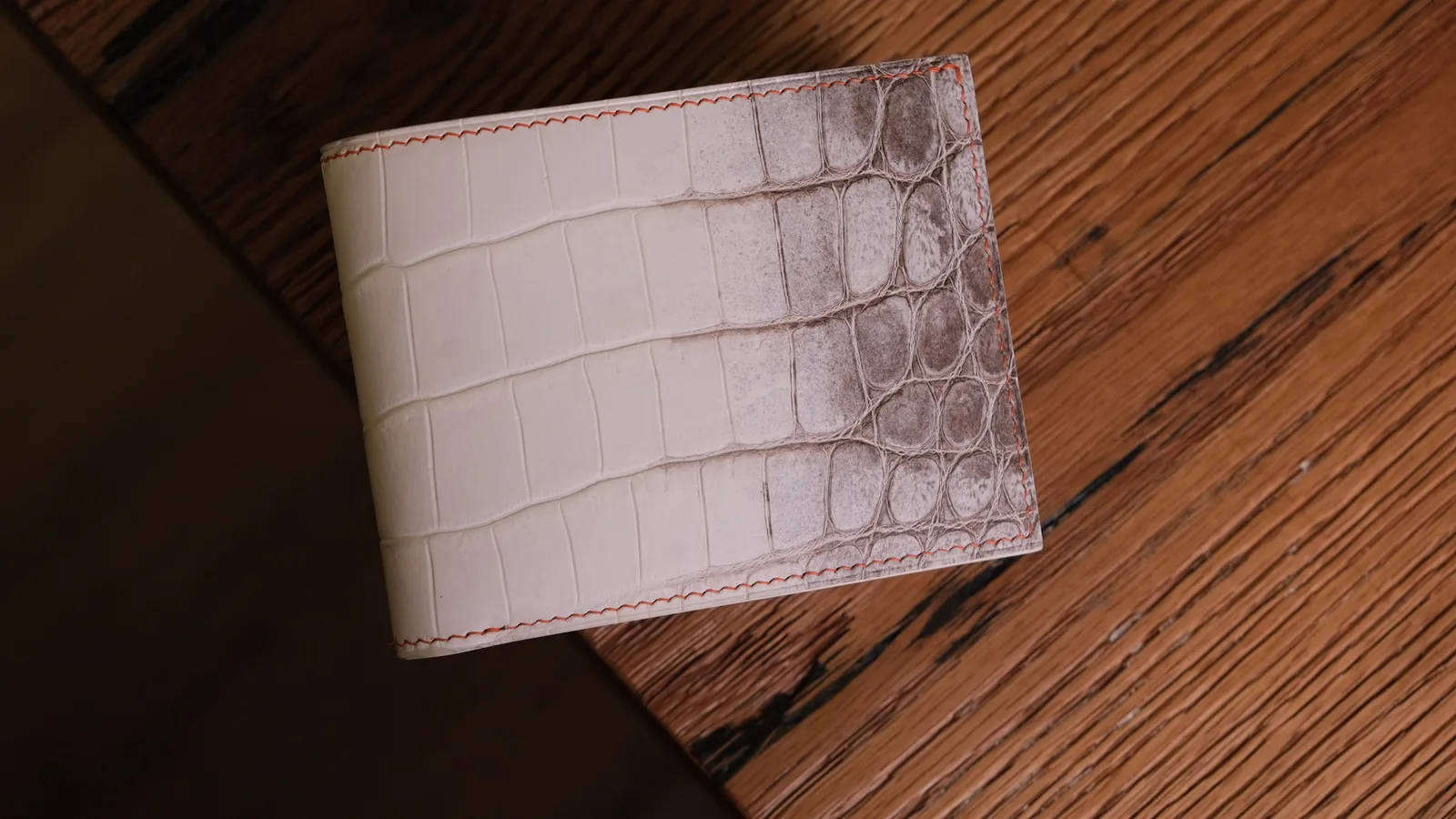 Ảnh Studio Ví gập đôi da cá sấu Himalaya phối da dê màu cam - Koi Leather