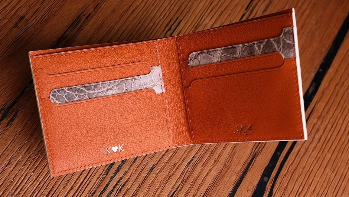 Ảnh Studio Ví gập đôi da cá sấu Himalaya phối da dê màu cam - Koi Leather