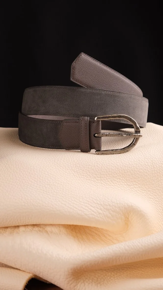Ảnh Studio Dây lưng da Nubuck phối da Epsom màu xám - Koi Leather