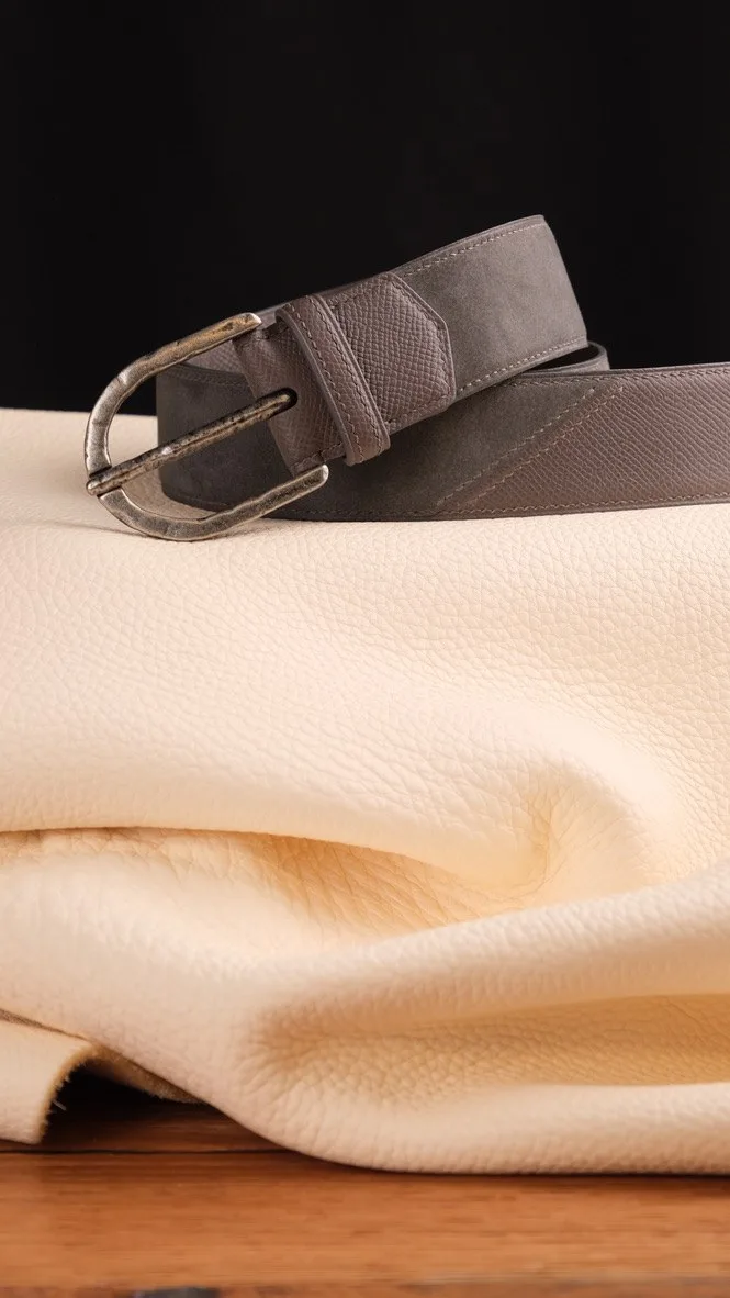 Ảnh Studio Dây lưng da Nubuck phối da Epsom màu xám - Koi Leather