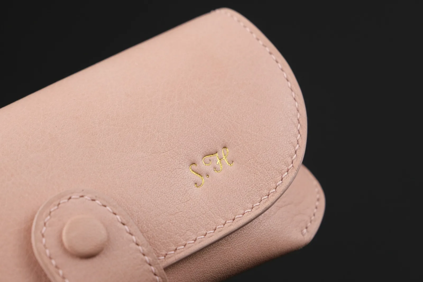 Ảnh Bao da đựng mắt kính da bò màu hồng và kem - Koi Leather