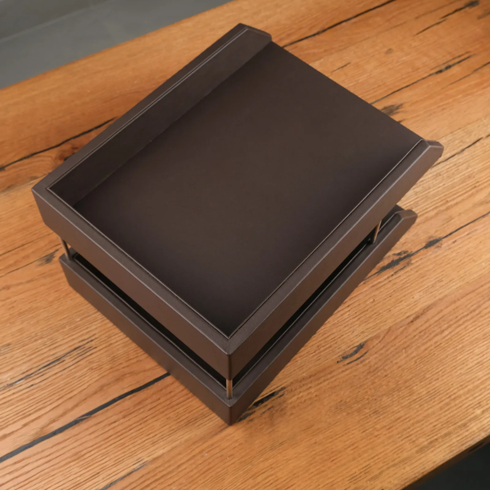 Ảnh Studio Kệ văn phòng 2 tầng - Koi Leather