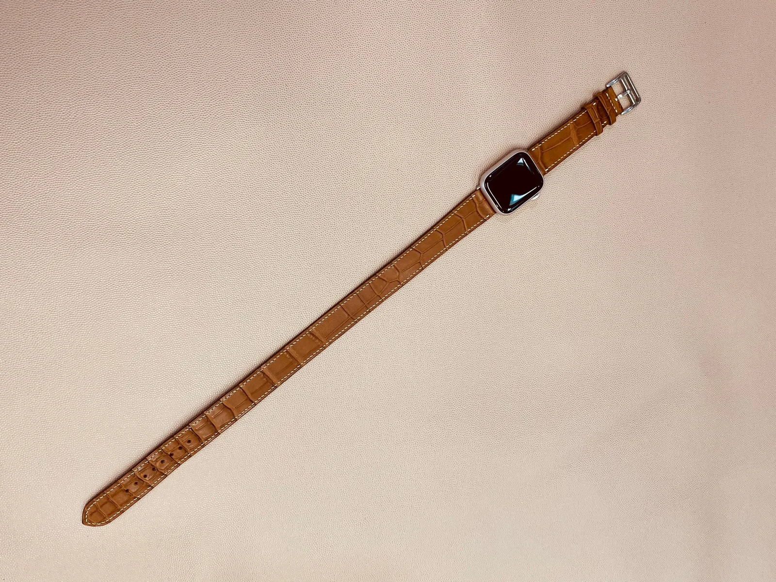 Ảnh Studio Dây đồng hồ Apple Watch Double Tour da bò Togo và da cá sấu - Koi Leather