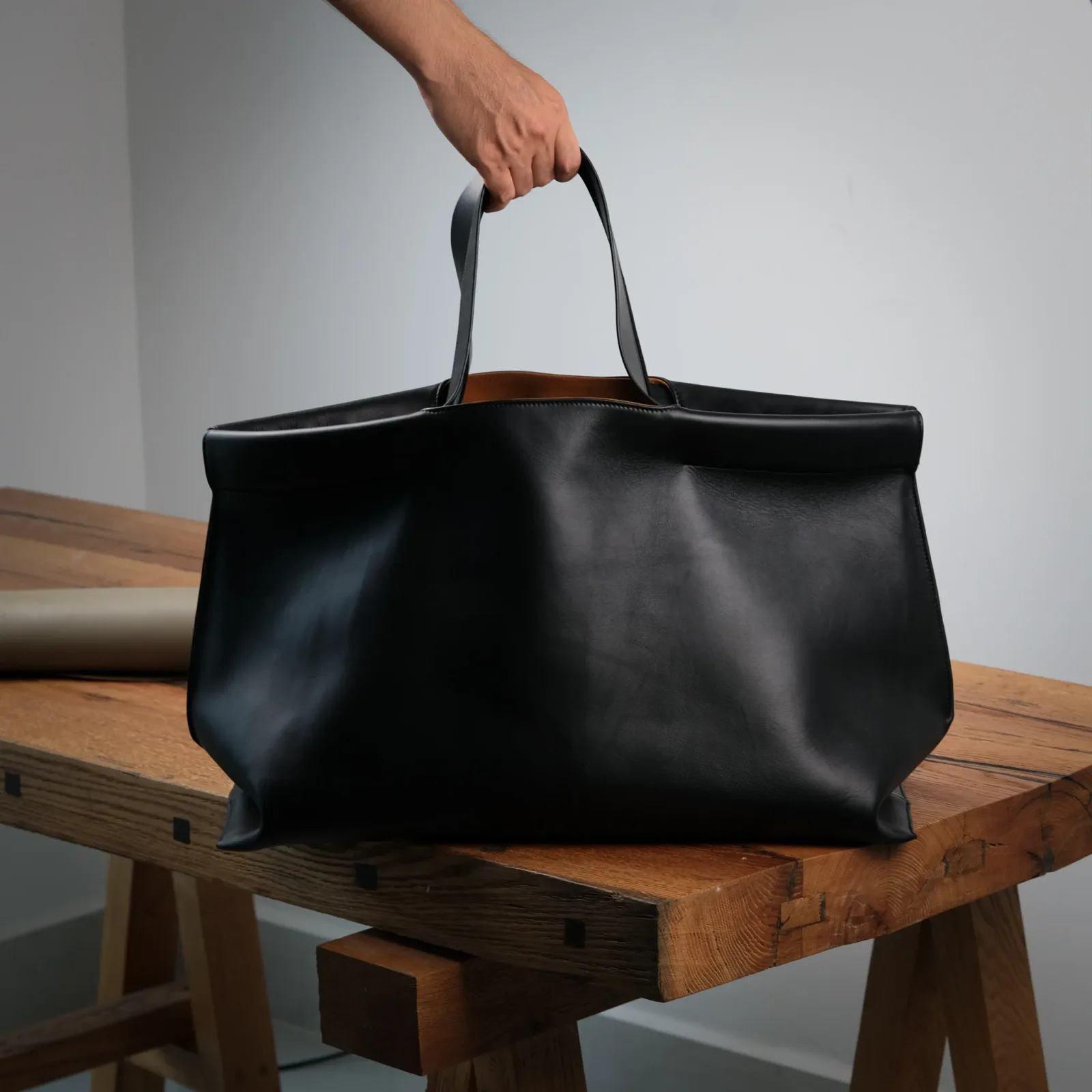 Ảnh Studio Túi tote - KOI Leather