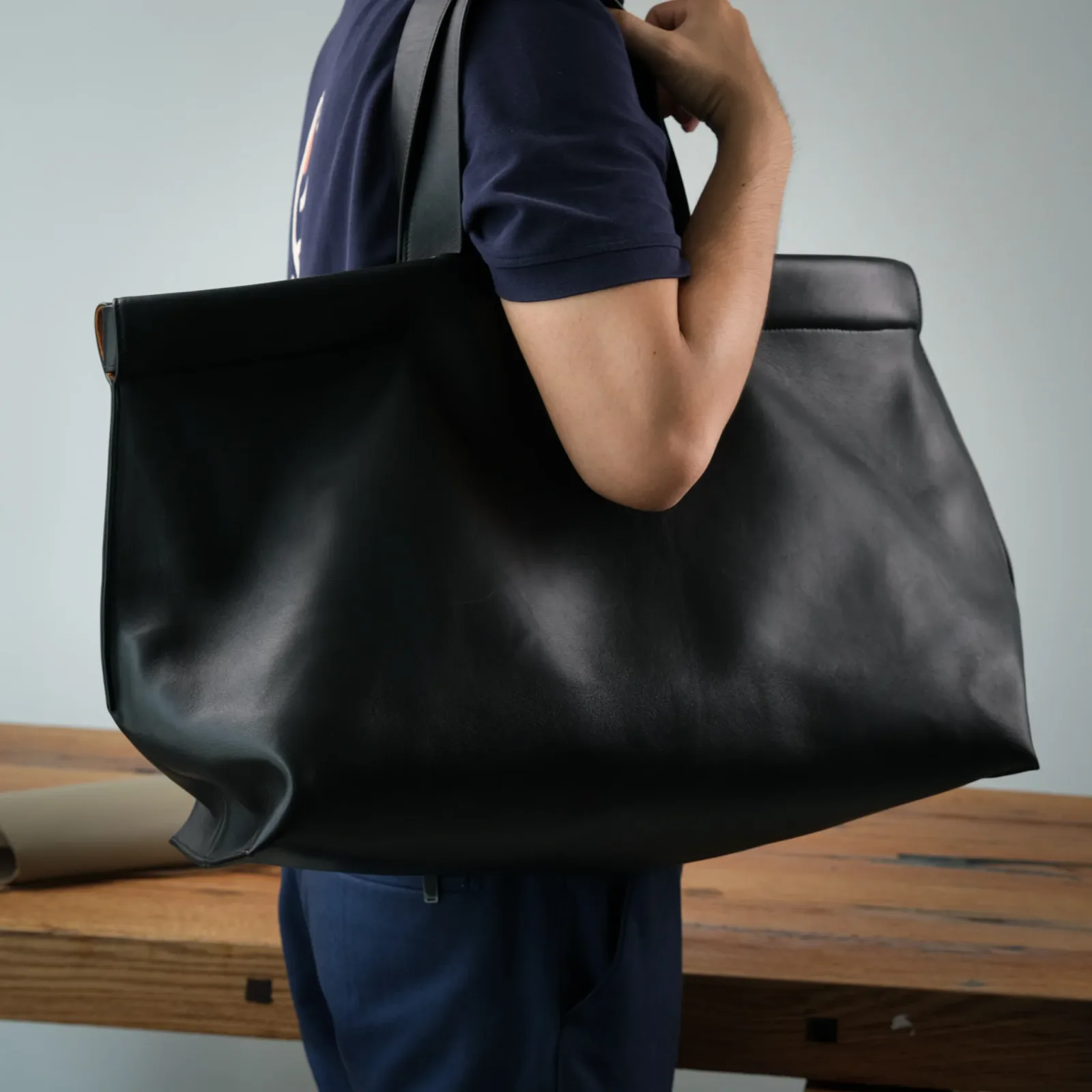 Ảnh Studio Túi tote - KOI Leather