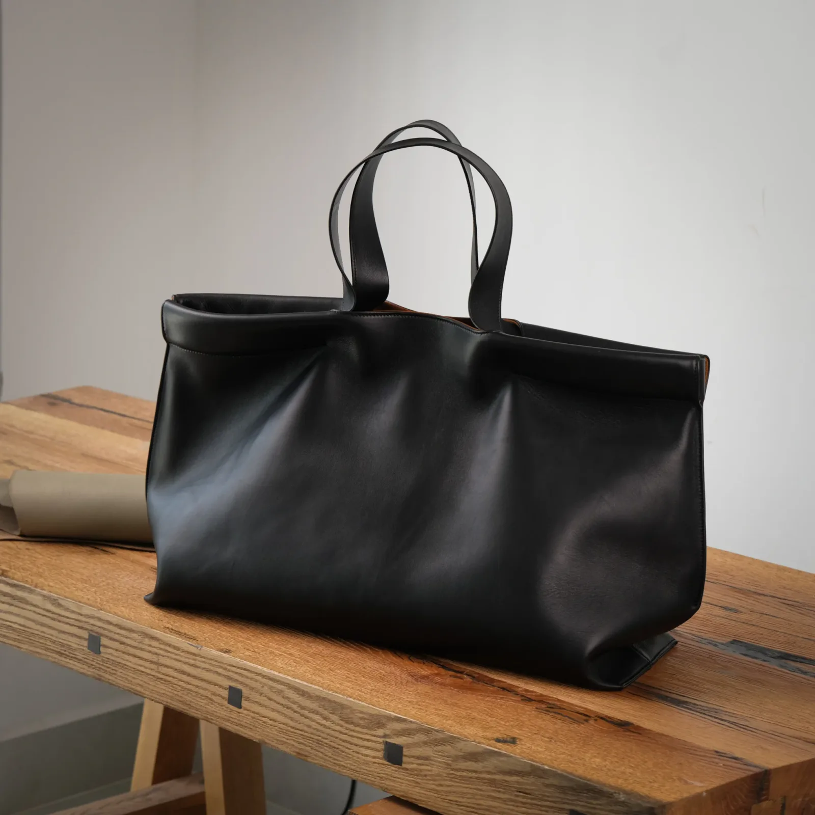Ảnh Studio Túi tote - KOI Leather