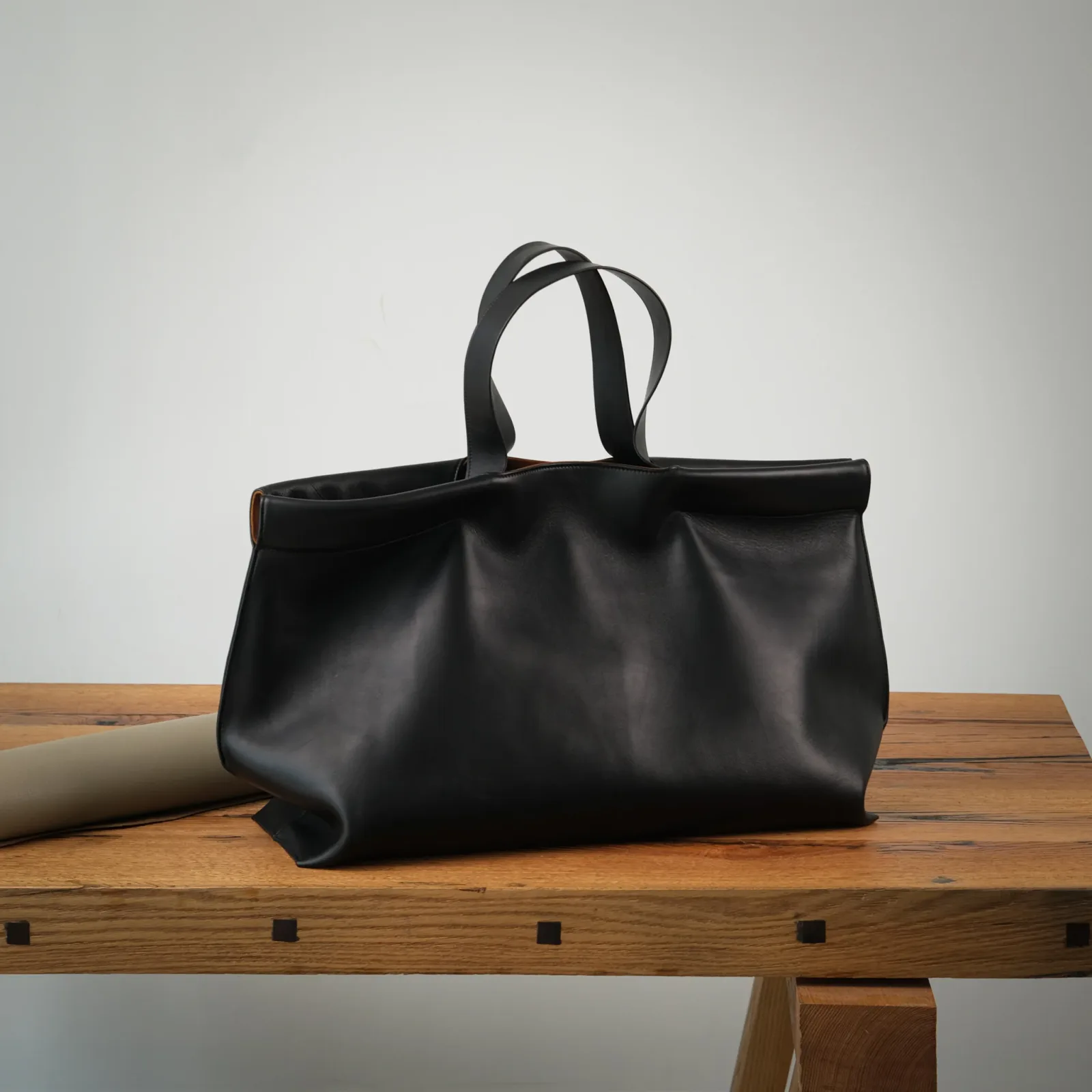 Ảnh Studio Túi tote - KOI Leather