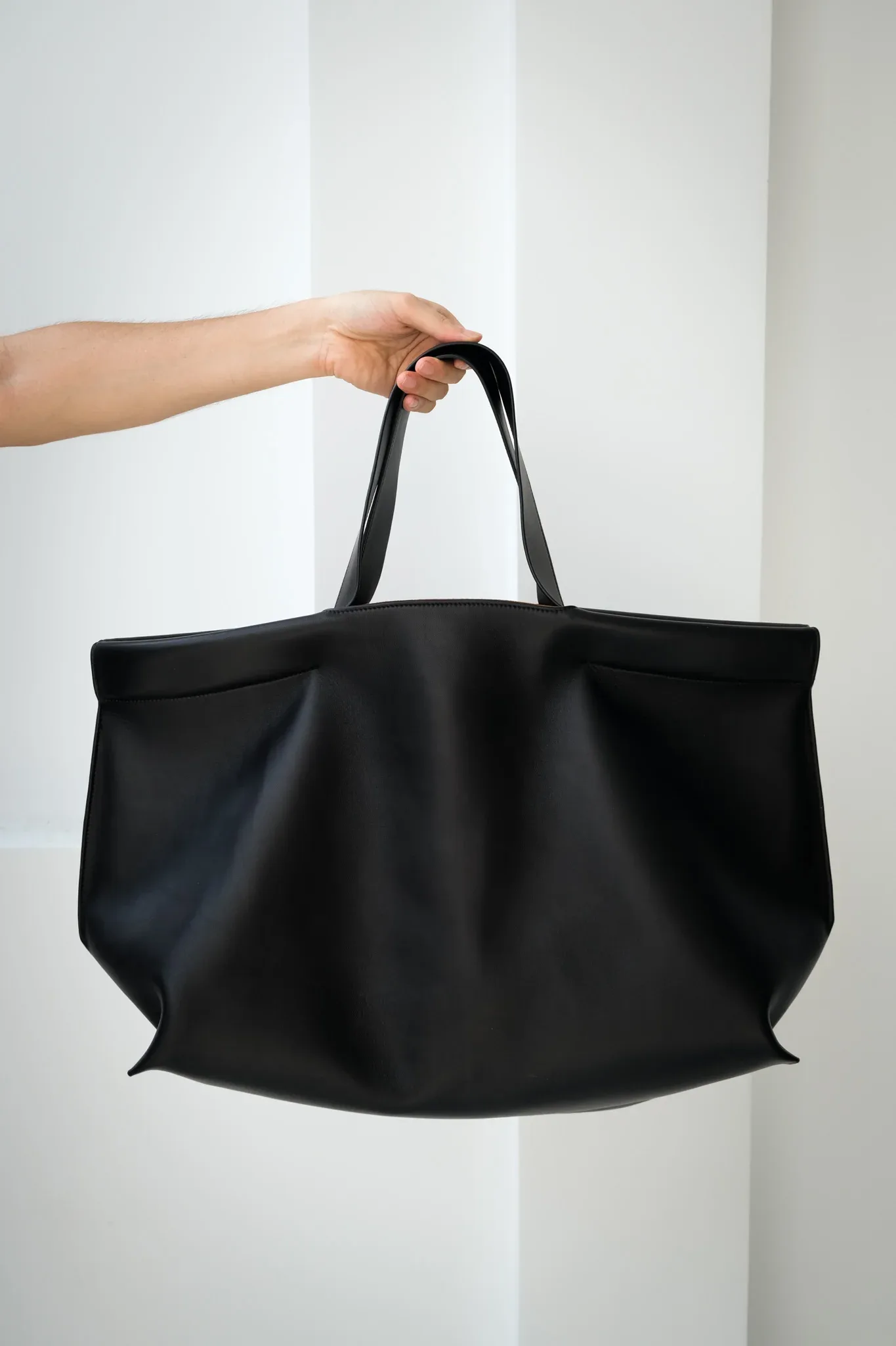 Ảnh Studio Túi tote - KOI Leather