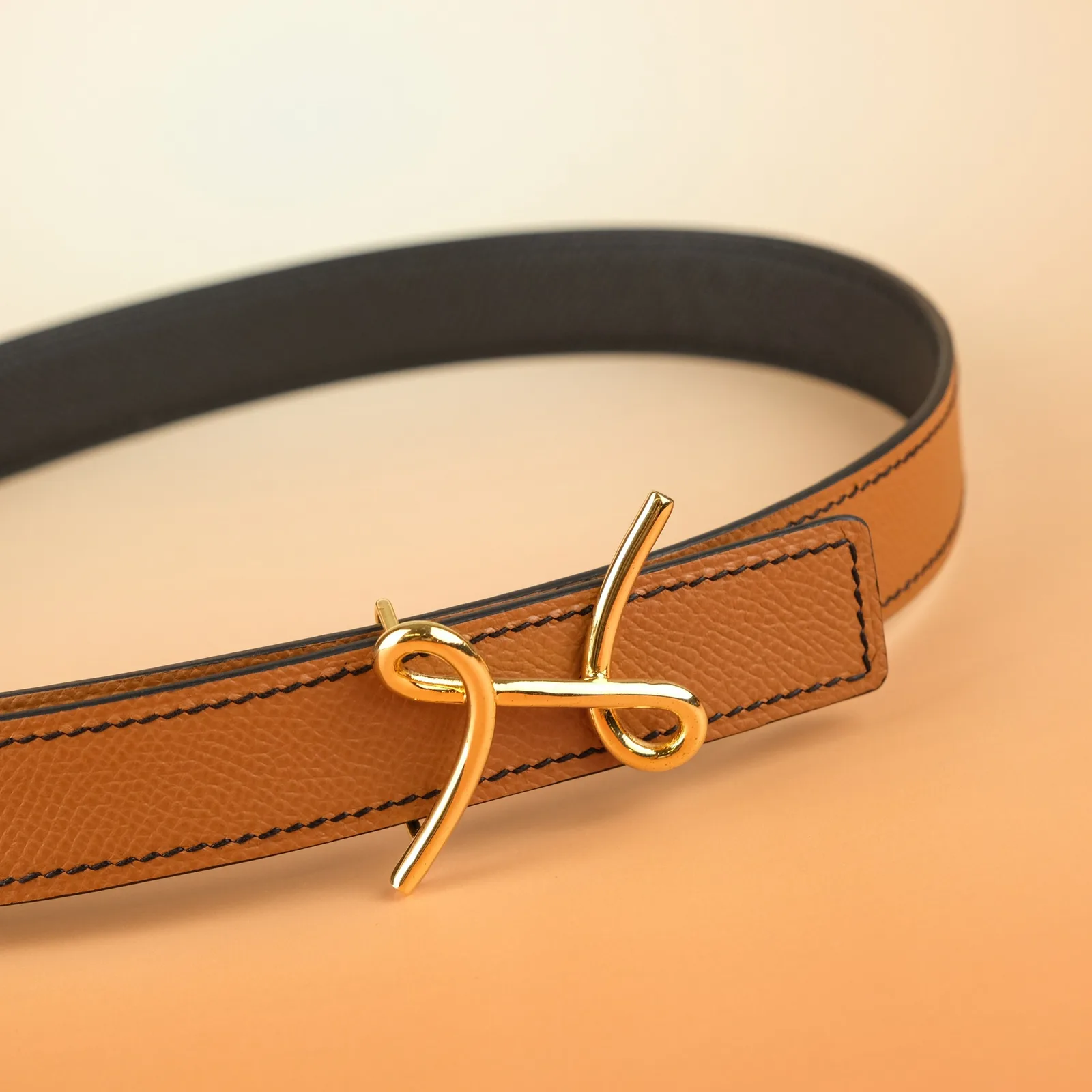 Ảnh Studio Dây lưng da bò Epsom hai mặt bản 25mm đen và gold - Koi Leather