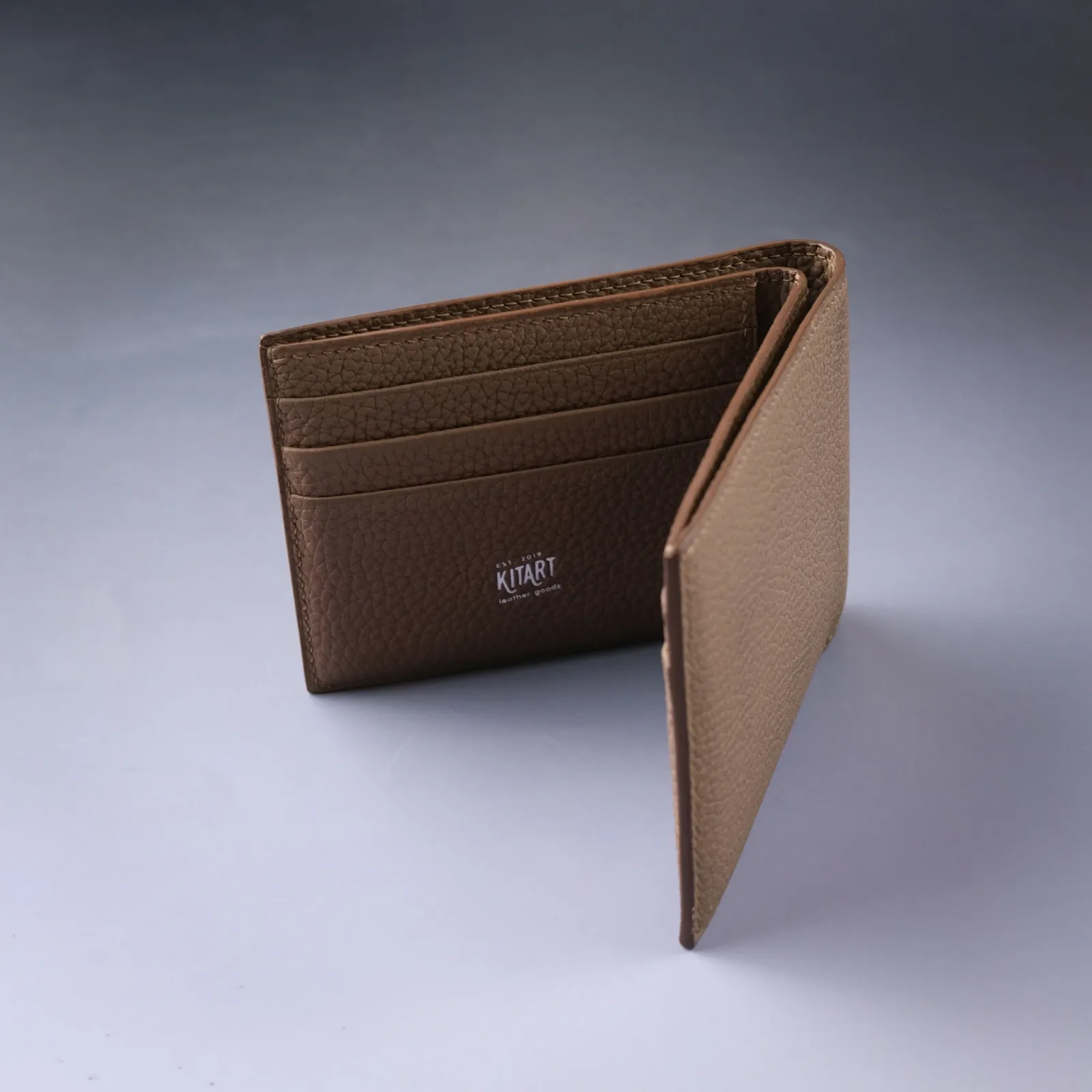 Ảnh Studio ví - Koi Leather