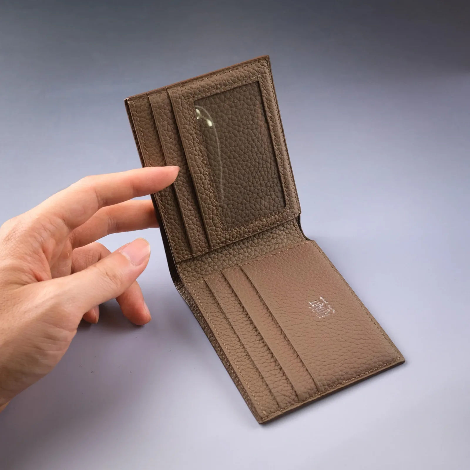 Ảnh Studio ví - Koi Leather