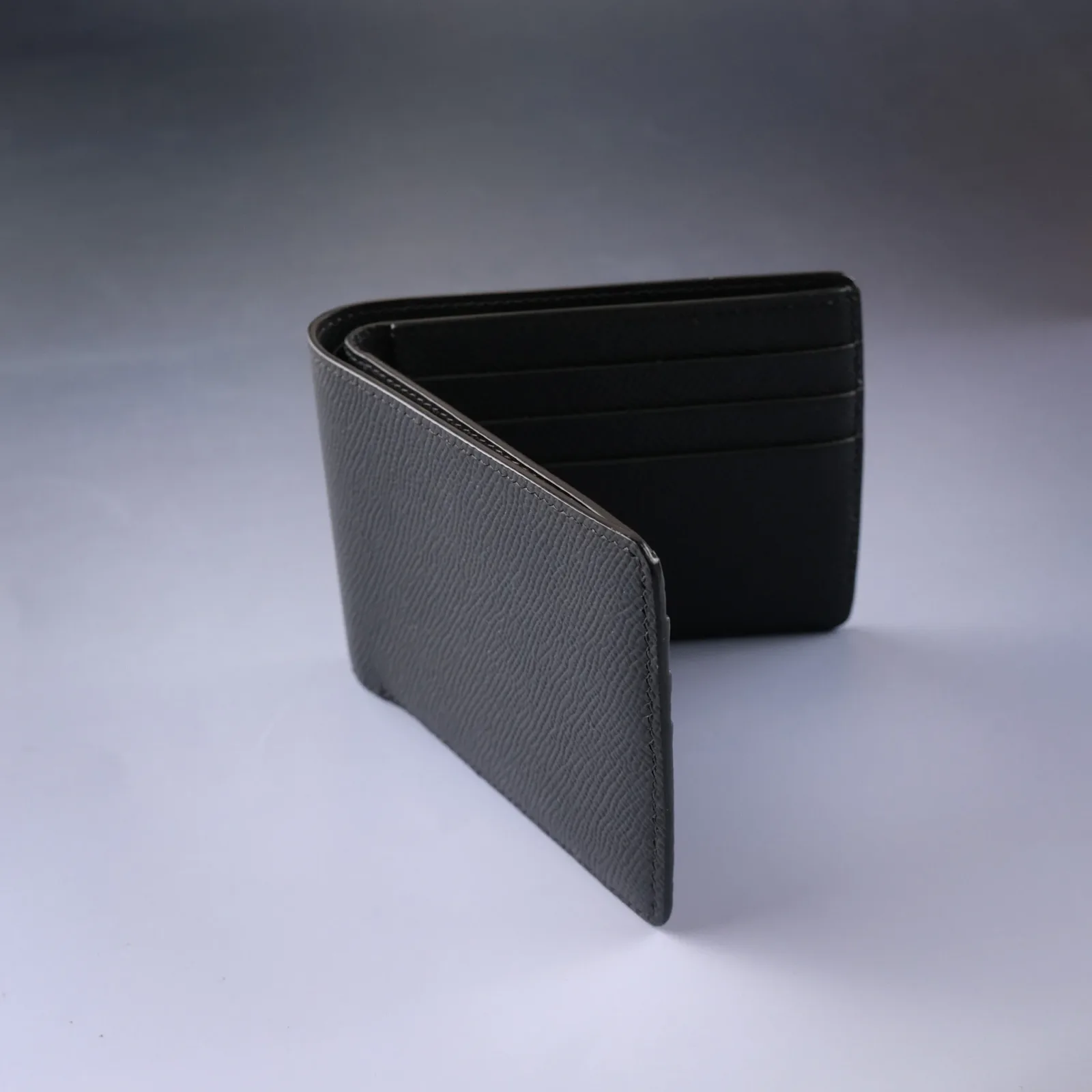Ảnh Studio ví - Koi Leather