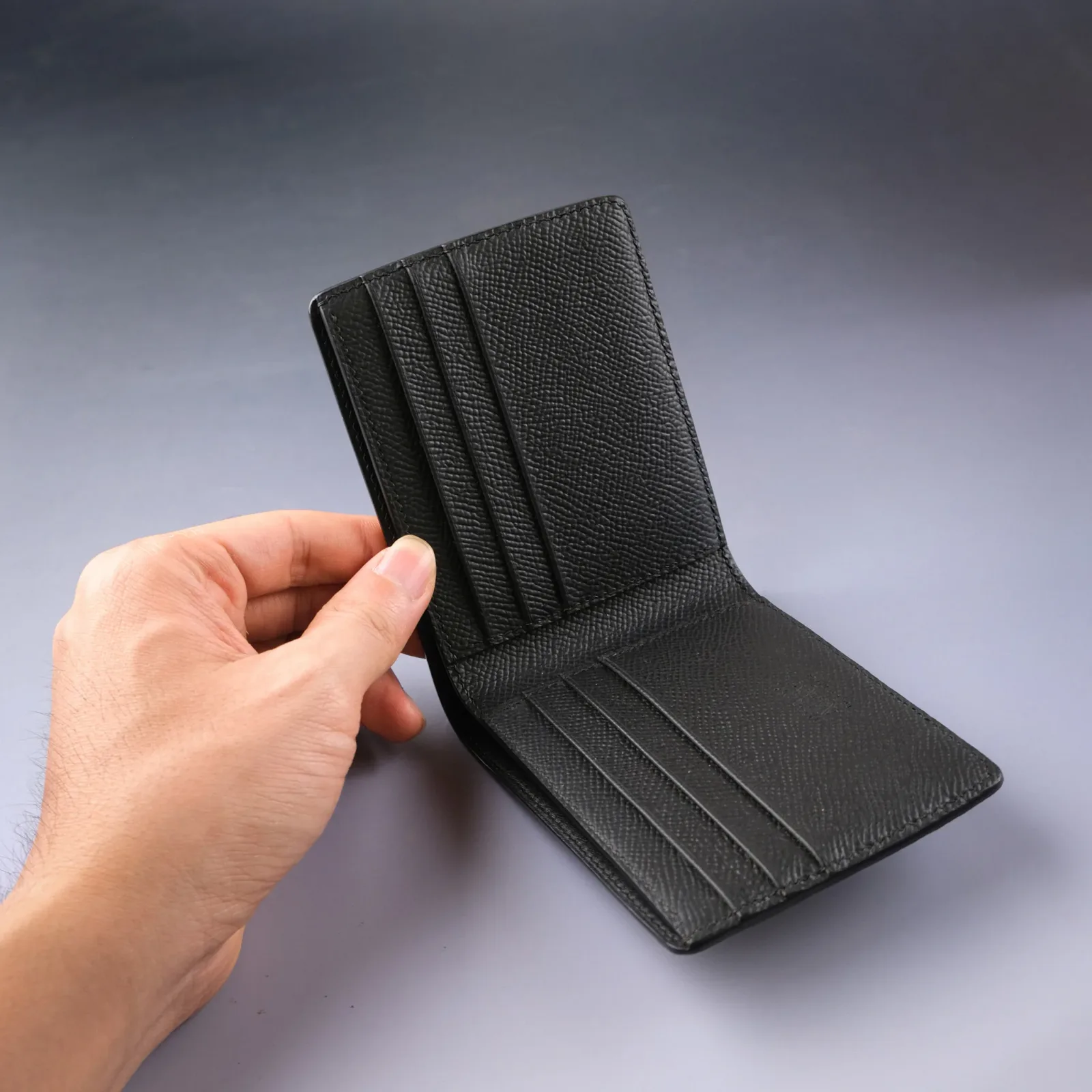 Ảnh Studio ví - Koi Leather
