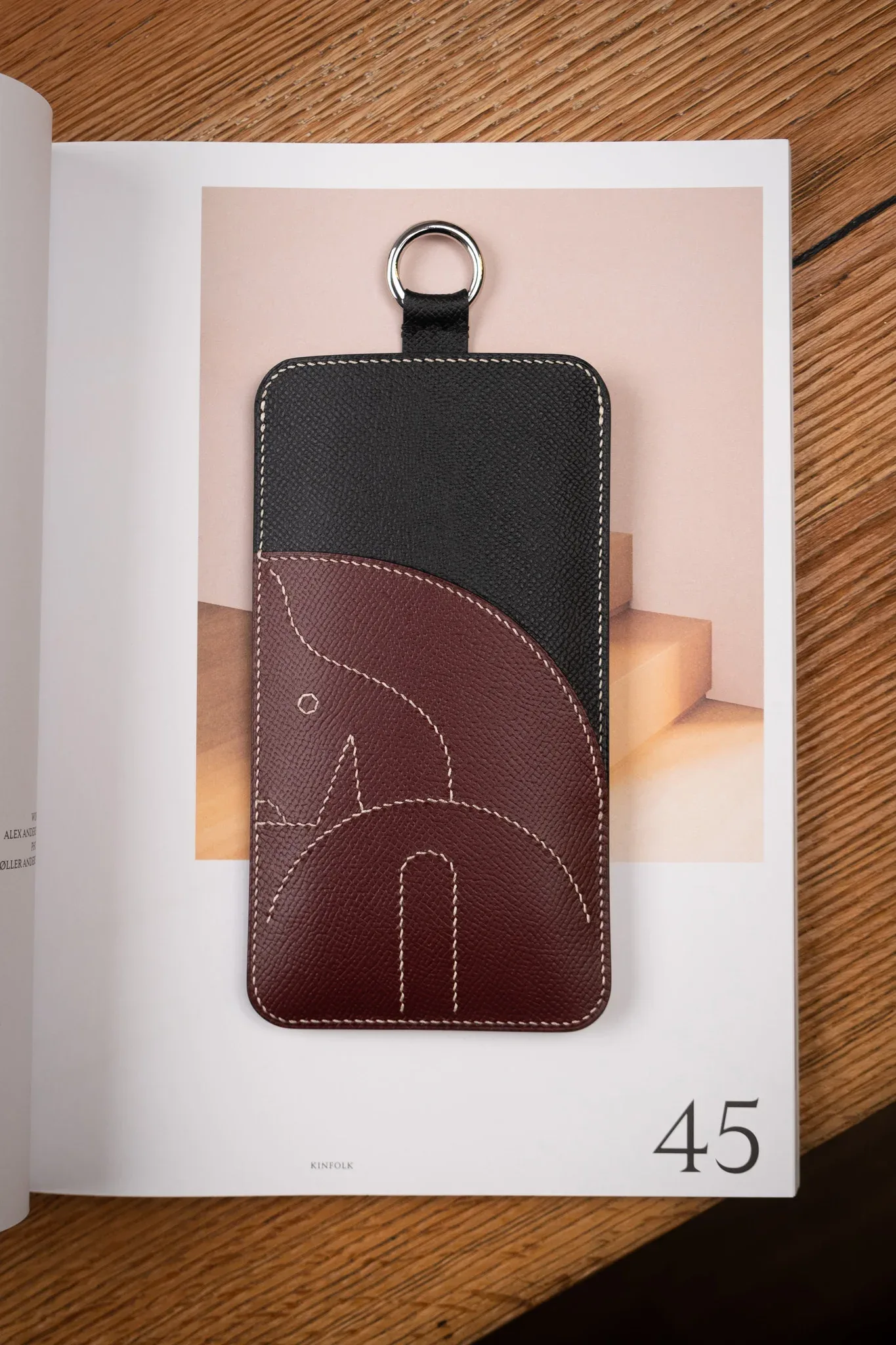 Ảnh Studio Ốp iphone - KOI Leather