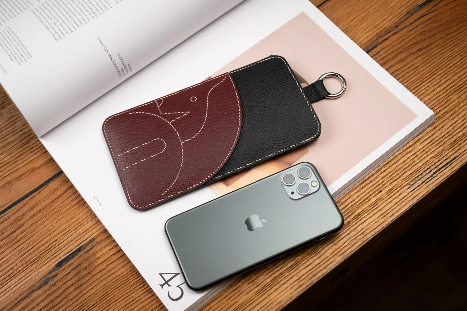 Ảnh Studio Ốp iphone - KOI Leather