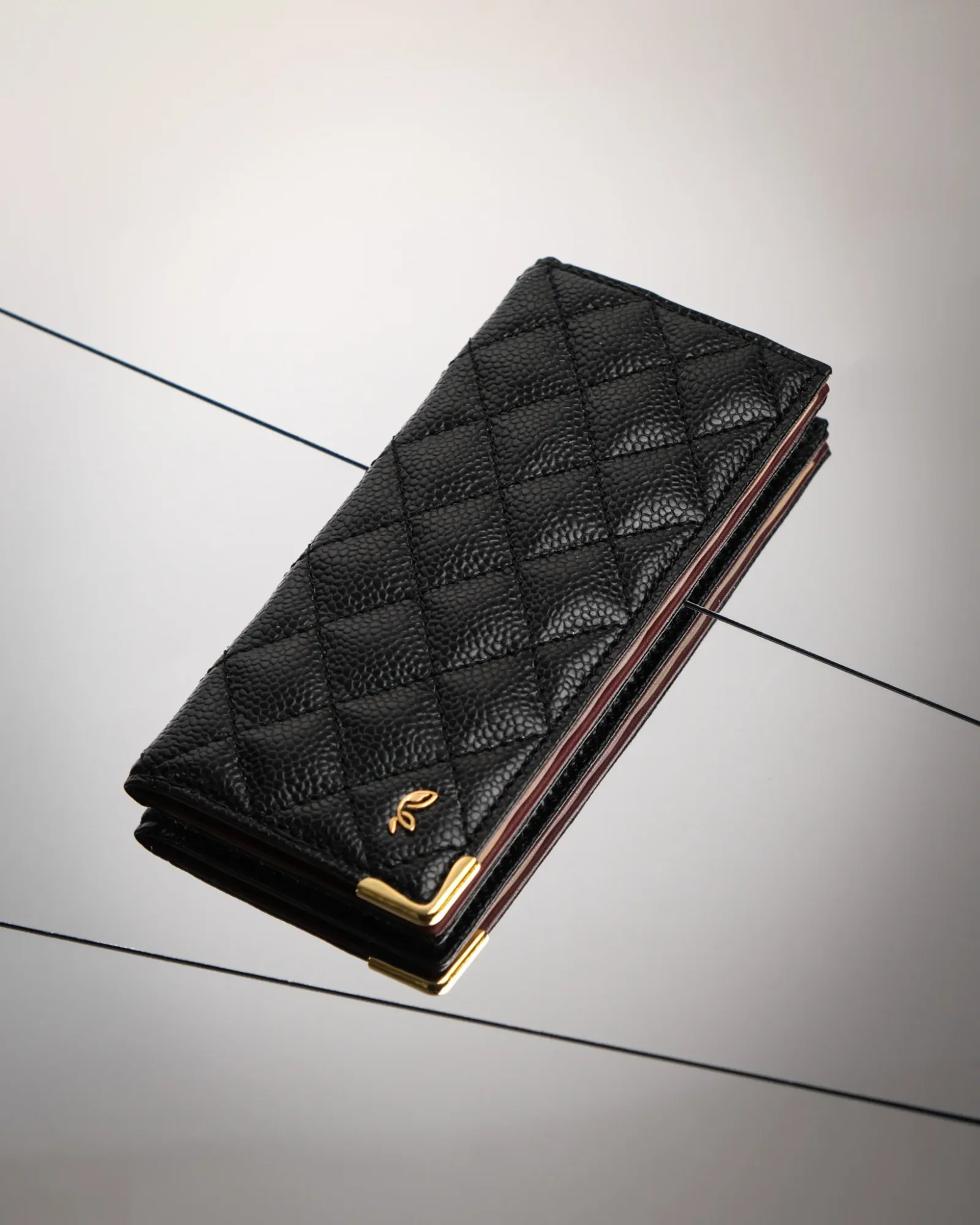 Ảnh Studio Ví kẹp tiền - Koi Leather