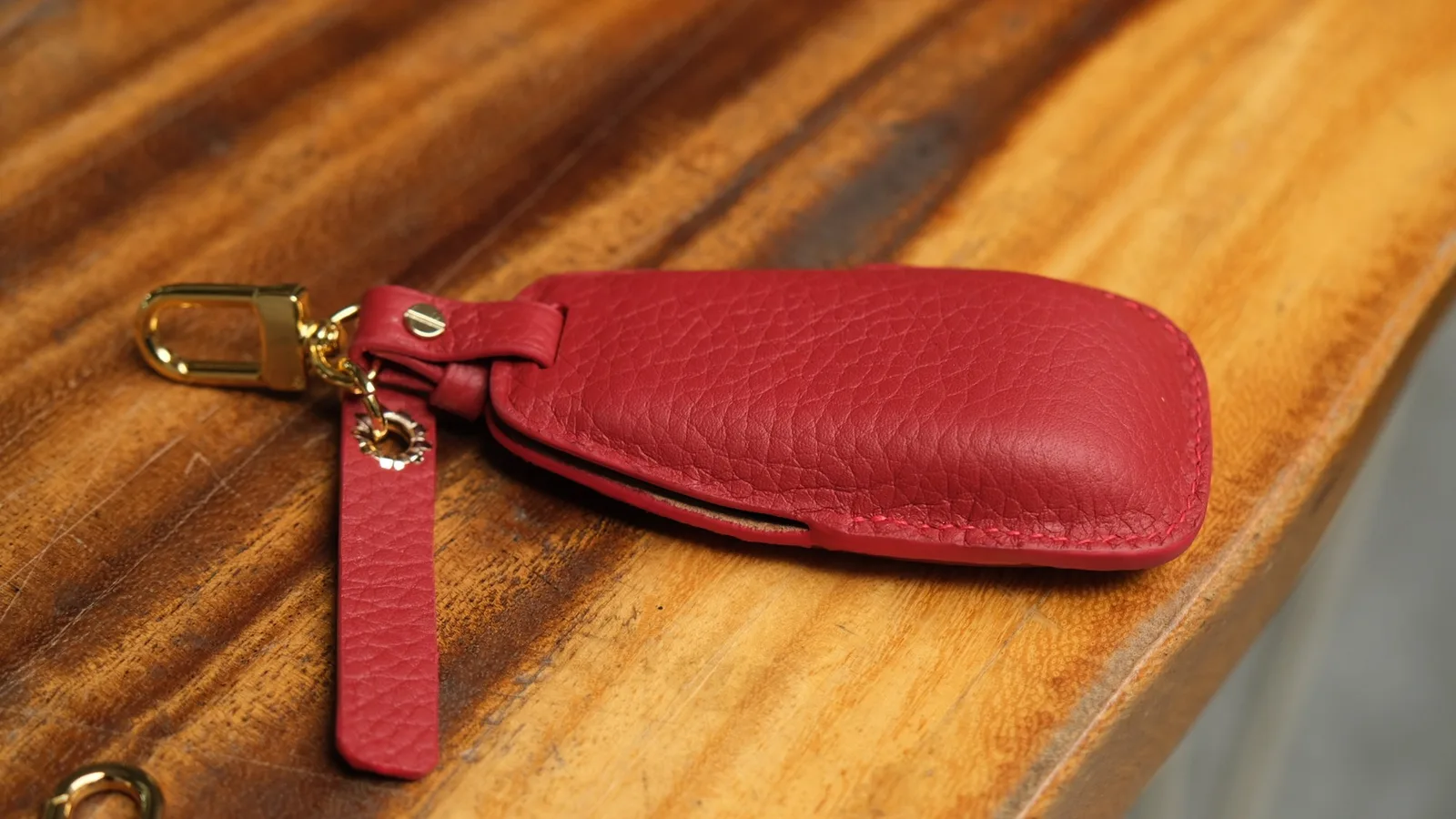 Ảnh Studio Bọc chìa khóa ô tô Mercedes da bò và da cá sấu - Koi Leather