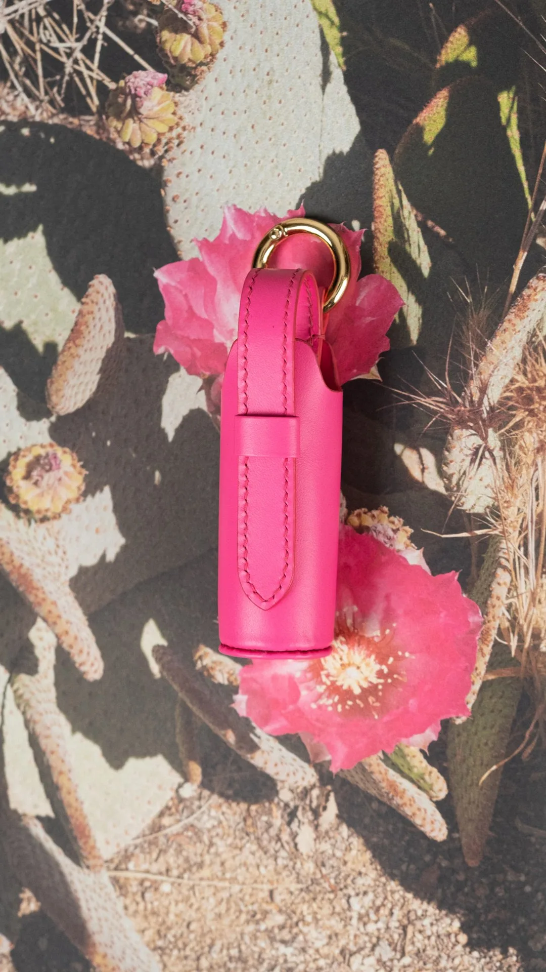 Ảnh Studio Charm đựng son da Nappa nắp gài khoen tròn kim loại - Koi Leather