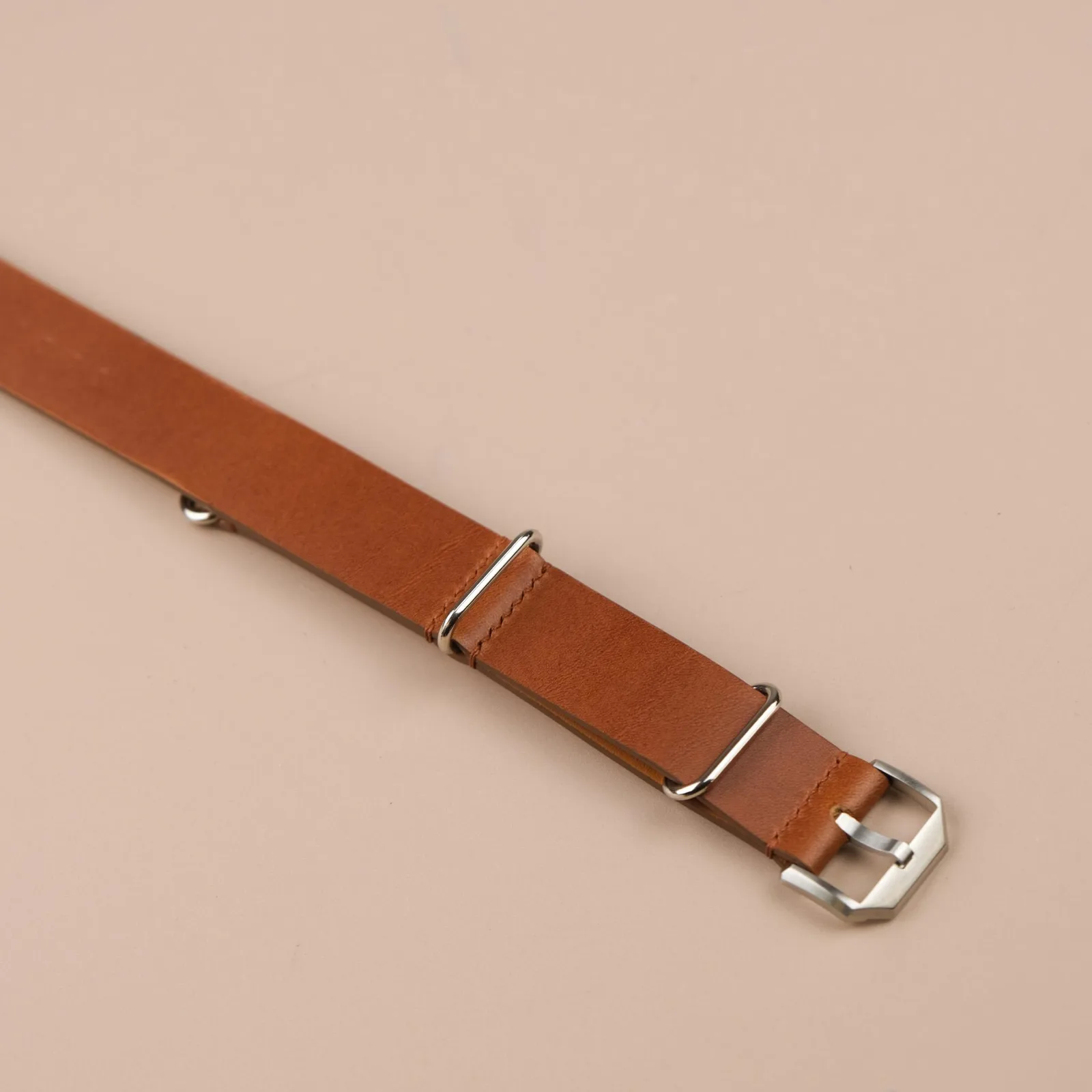 Dây Da Đồng Hồ NATO Strap Da Swift Nâu Vàng