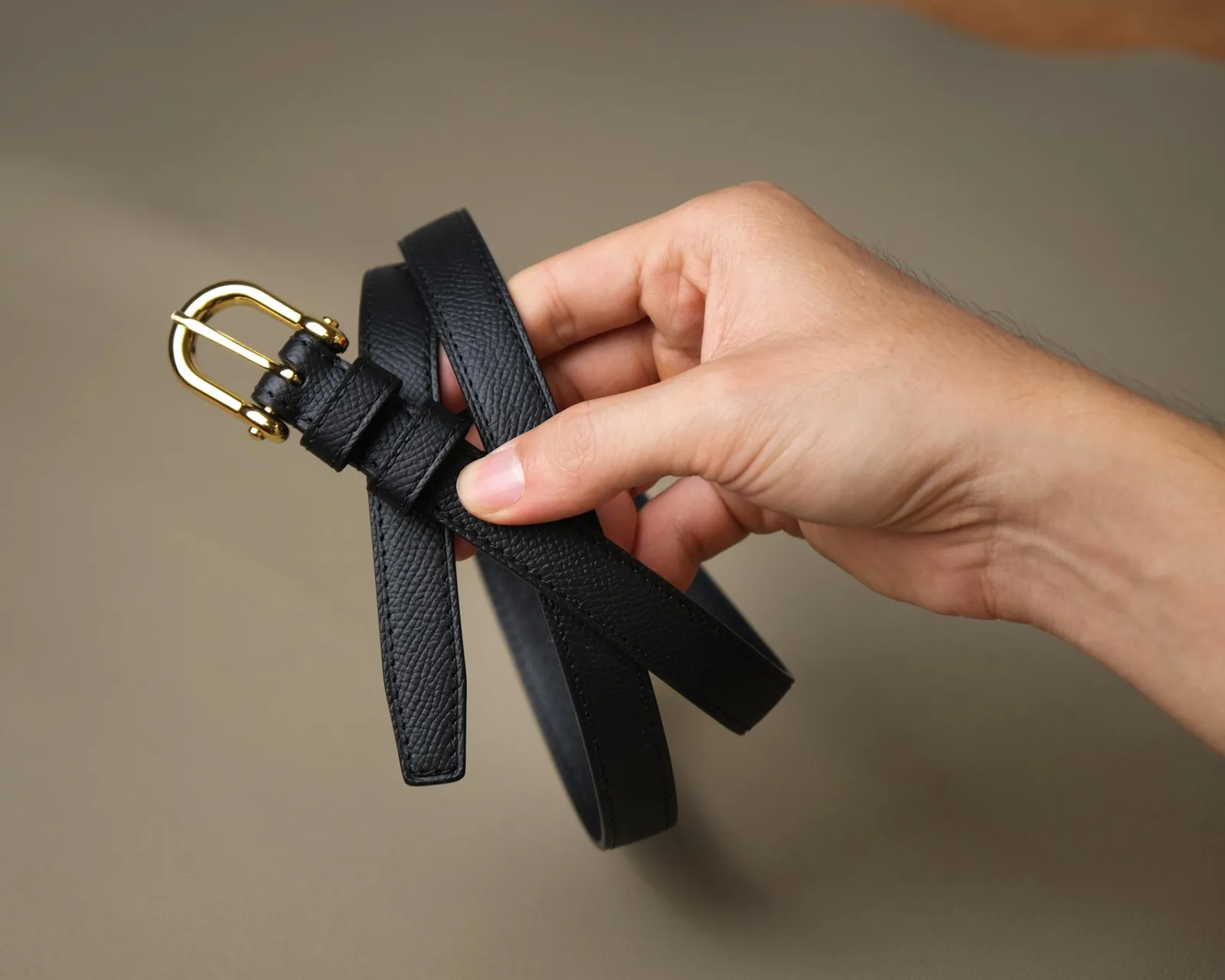 Dây Lưng Nữ Da Epsom Màu Đen Khóa Vàng