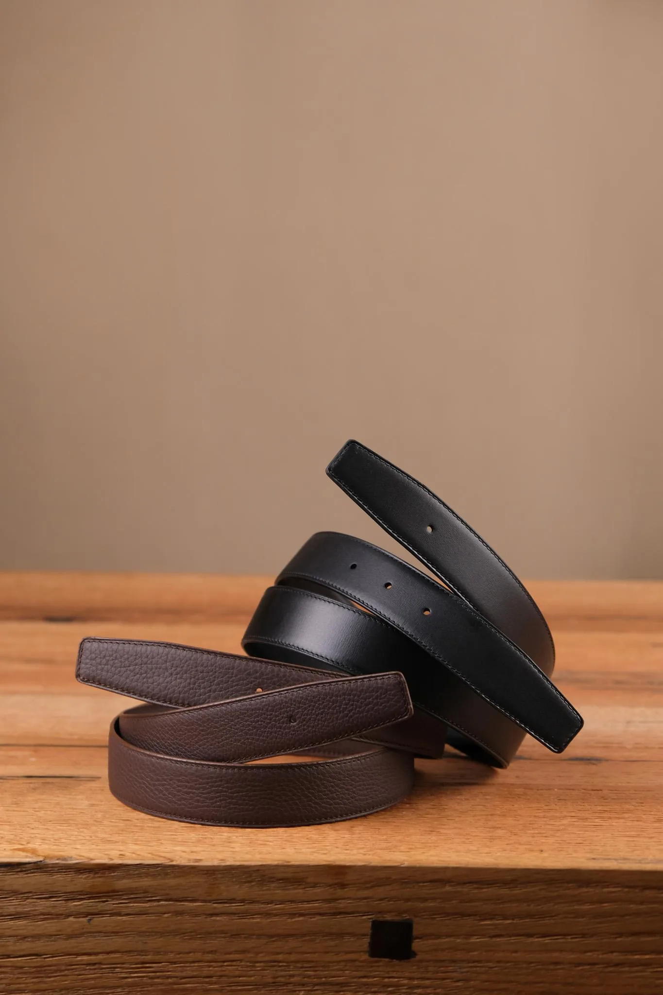 Dây Lưng Da Bò Không Khóa – Đen Swift & Nâu Togo